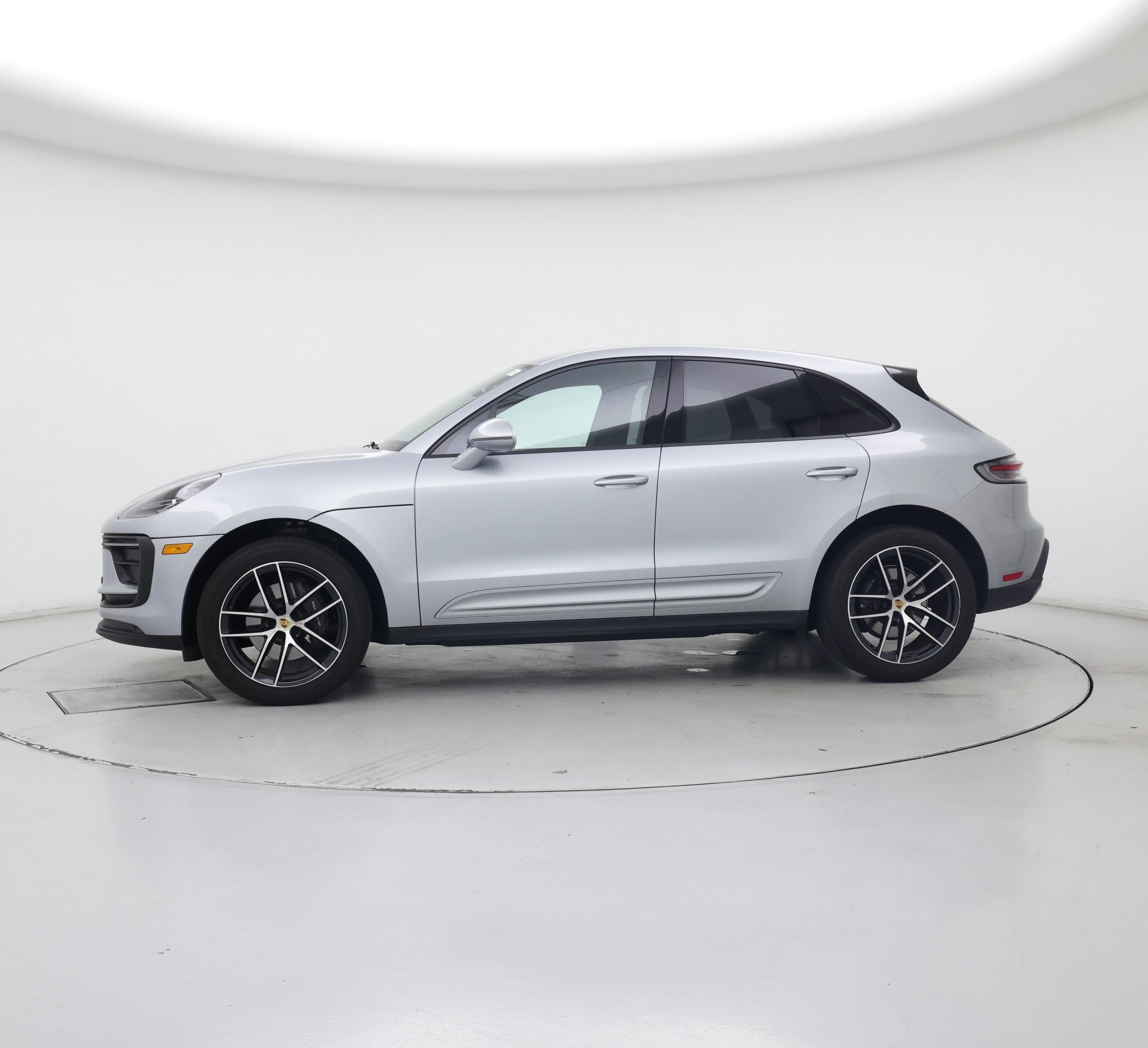 Thumbnail: 2022 Porsche Macan - 3