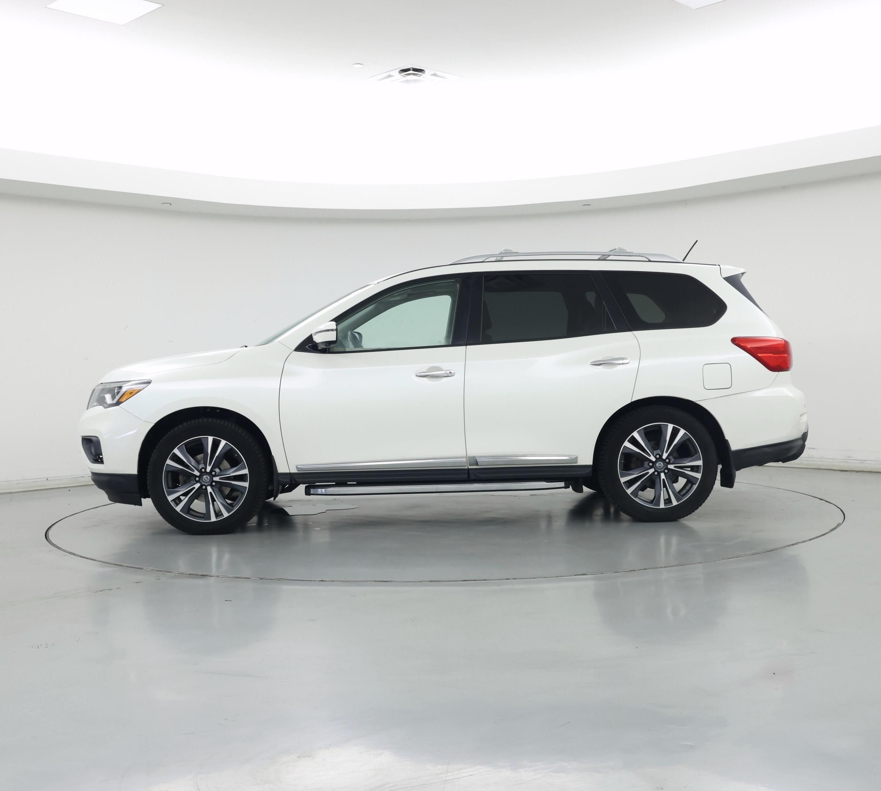 Thumbnail: 2018 Nissan Pathfinder - 3