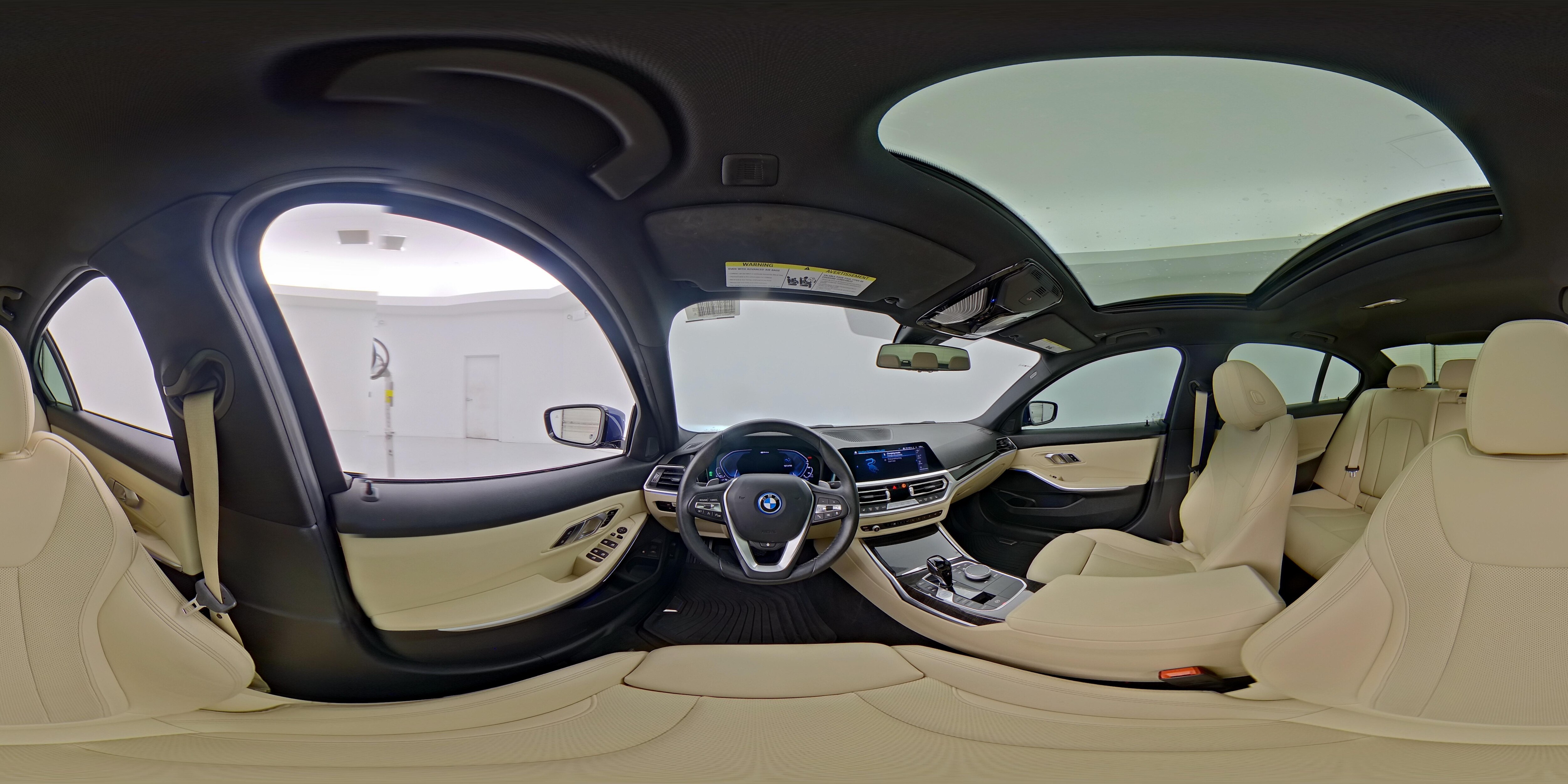 2022 BMW 3 Series 330e - Photo 28