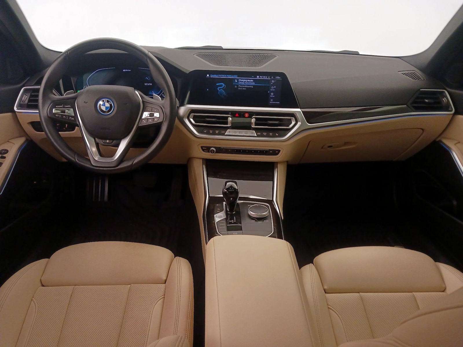 2022 BMW 3 Series 330e - Photo 10