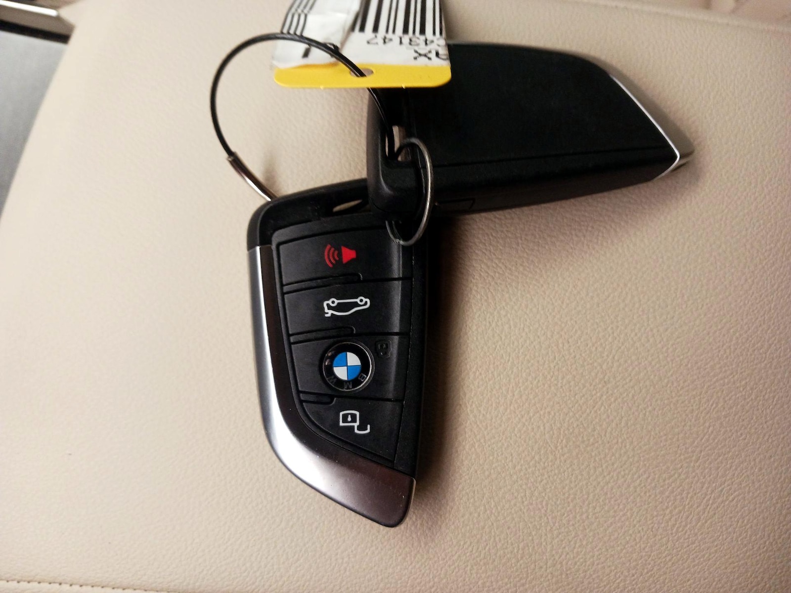 2022 BMW 3 Series 330e - Photo 25