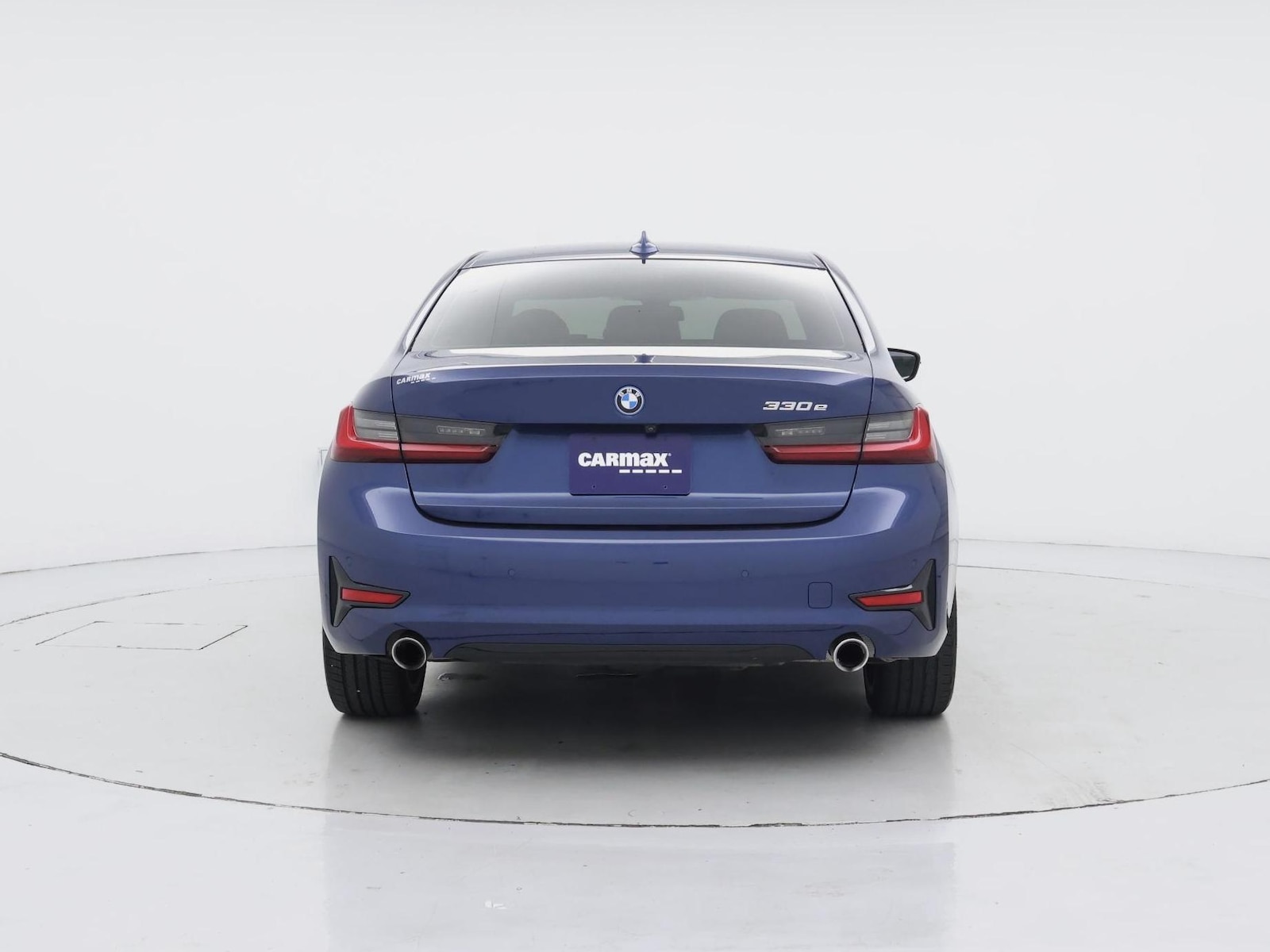 2022 BMW 3 Series 330e - Photo 7