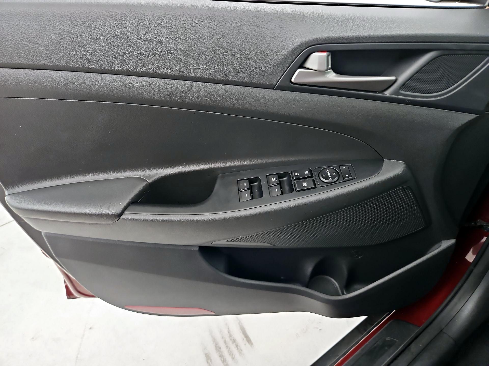 Thumbnail: 2018 Hyundai Tucson - 12