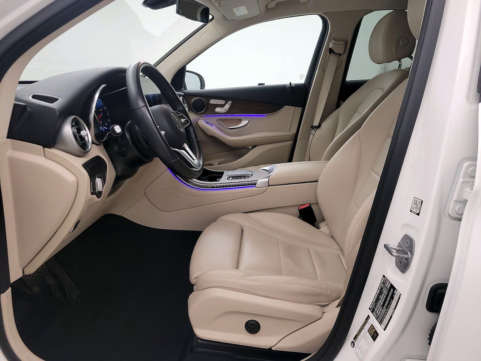 2021 Mercedes-Benz GLC GLC300 - Photo 12