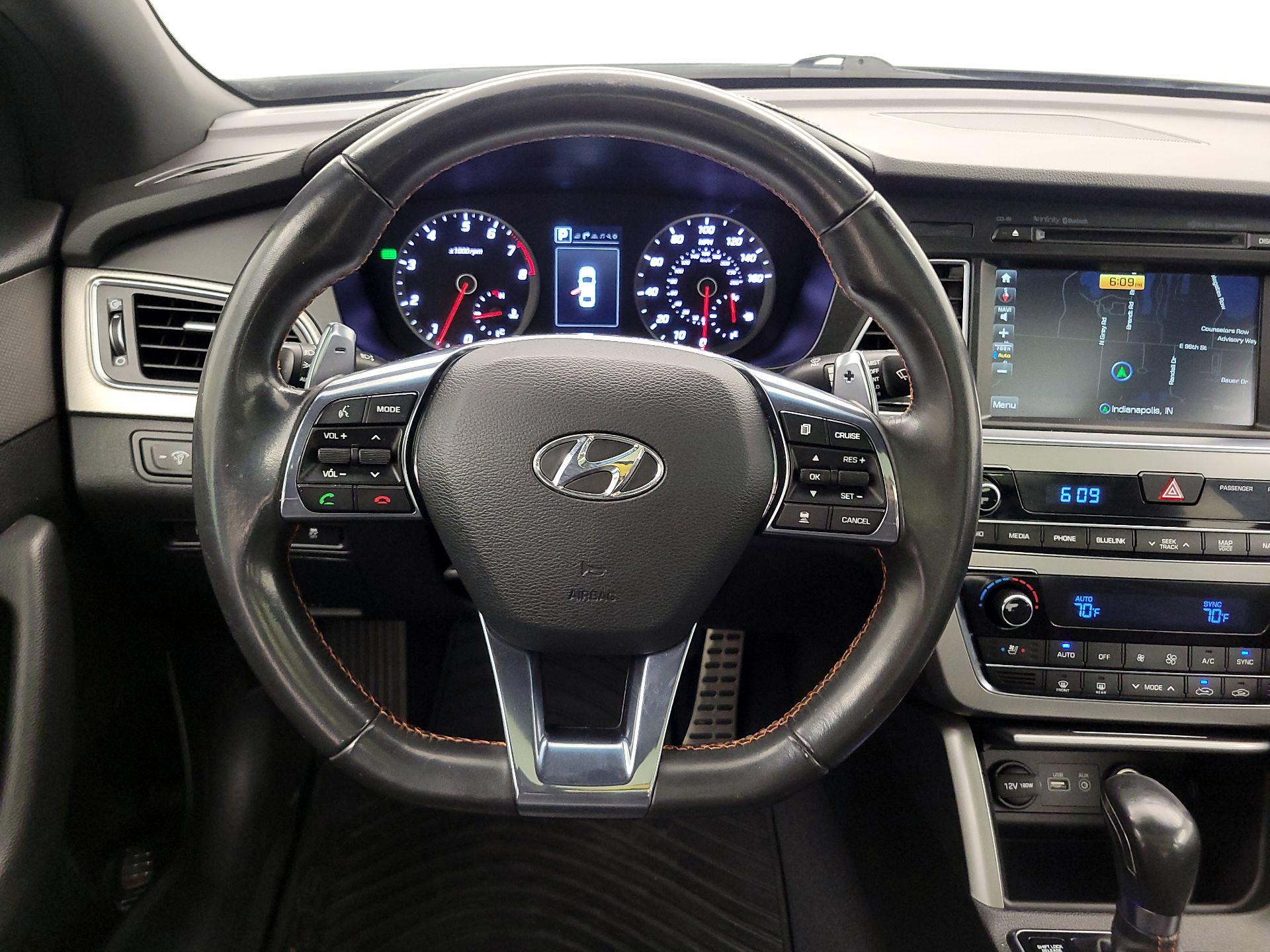Thumbnail: 2015 Hyundai Sonata - 10