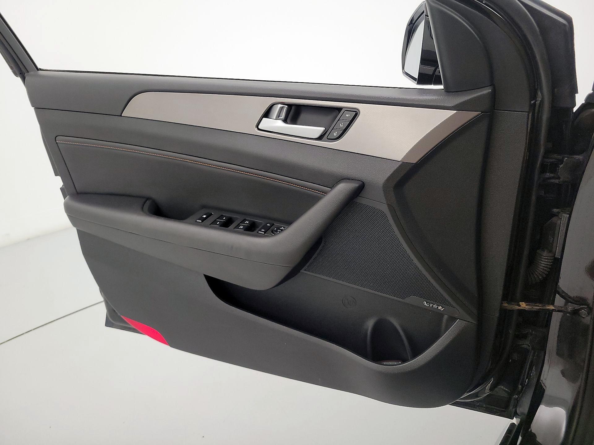 Thumbnail: 2015 Hyundai Sonata - 12