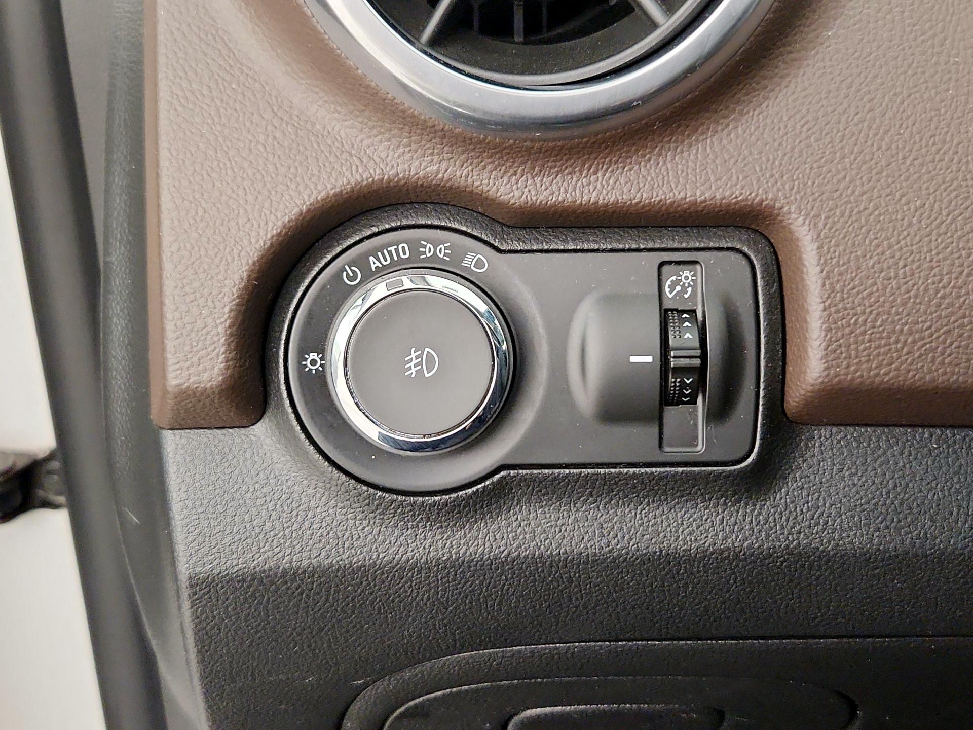 Thumbnail: 2015 Chevrolet Trax - 13