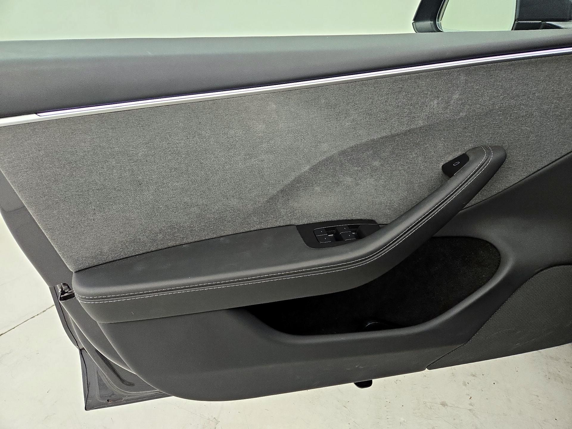 Thumbnail: 2025 Tesla Model 3 - 12