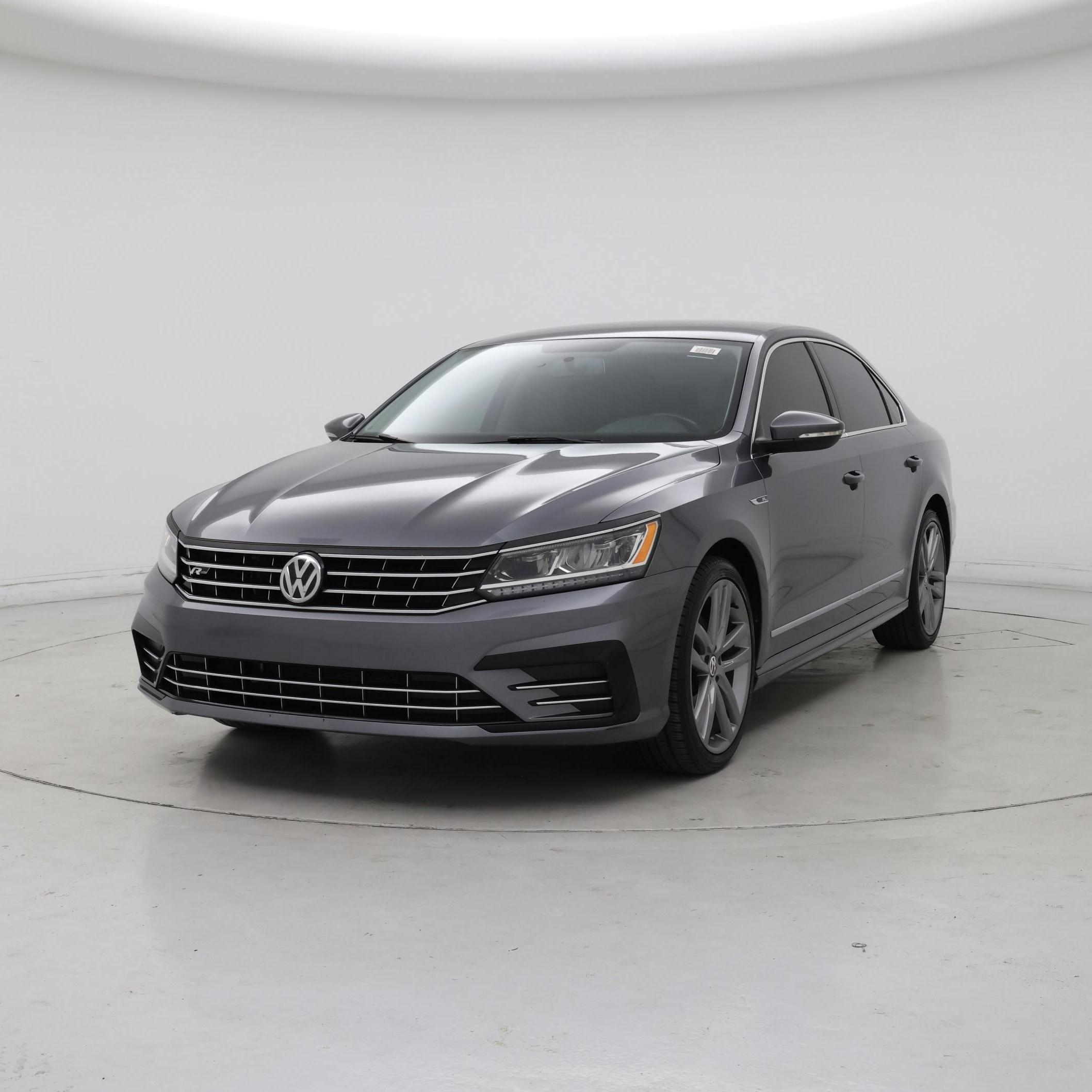 Thumbnail: 2017 Volkswagen Passat - 4