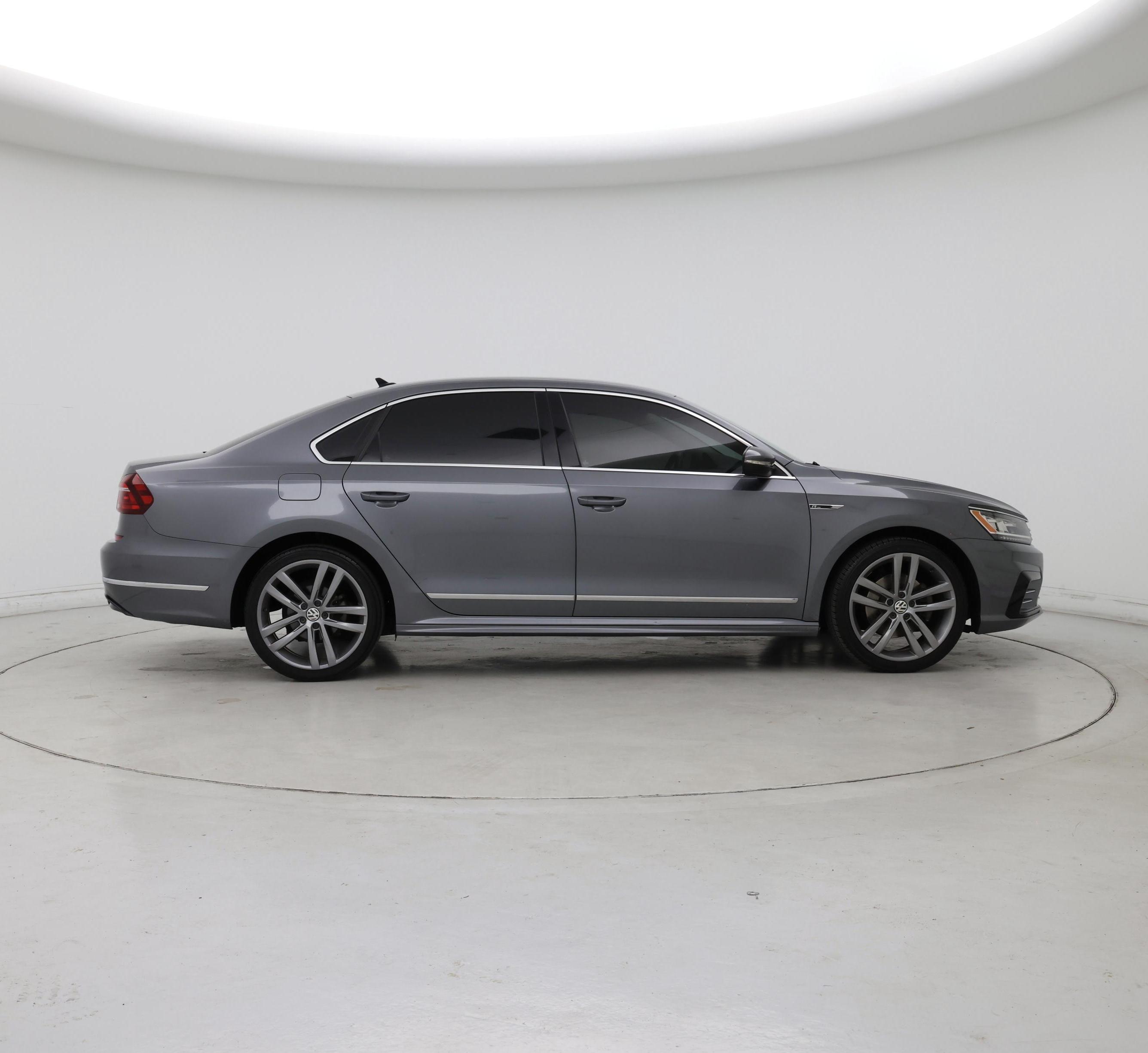 Thumbnail: 2017 Volkswagen Passat - 7
