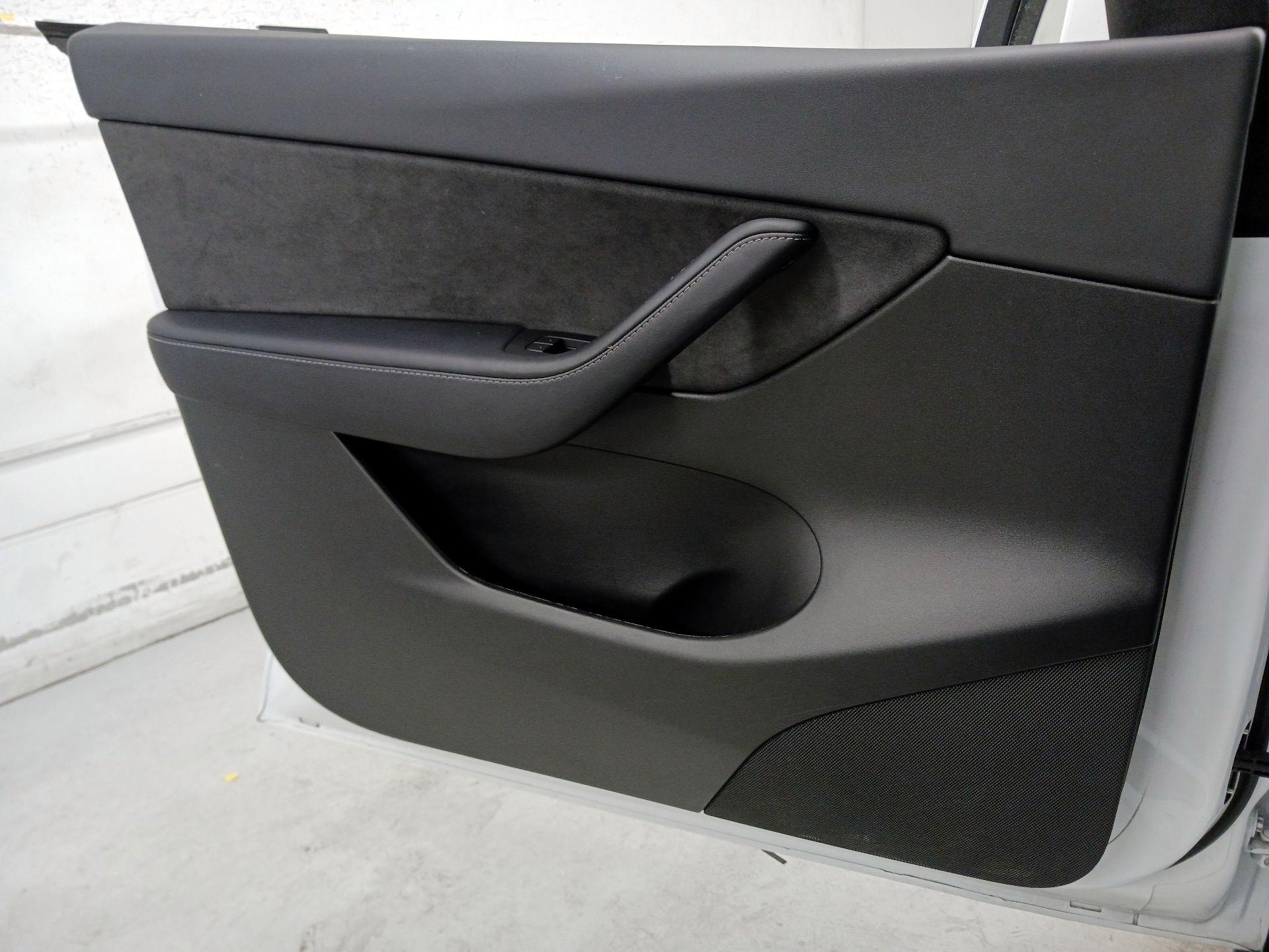 Thumbnail: 2022 Tesla Model Y - 10