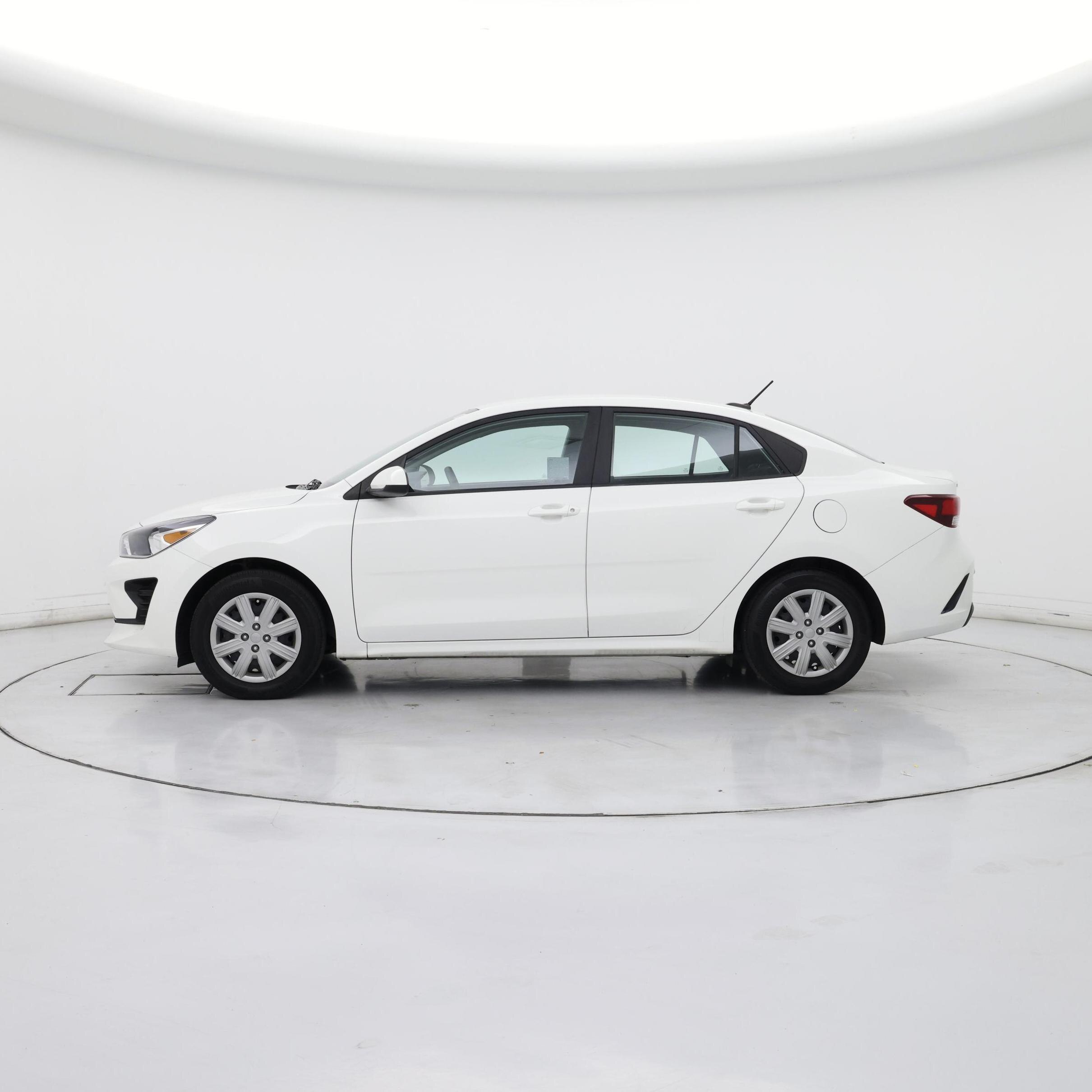 Thumbnail: 2023 Kia Rio - 3