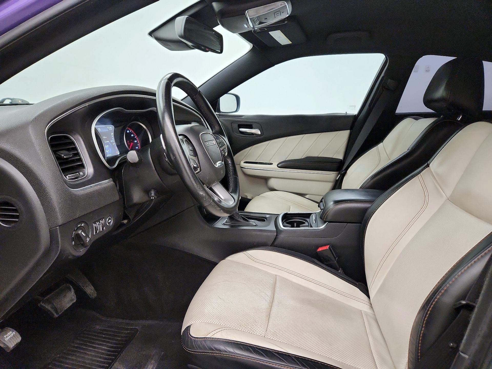 Thumbnail: 2016 Dodge Charger - 11