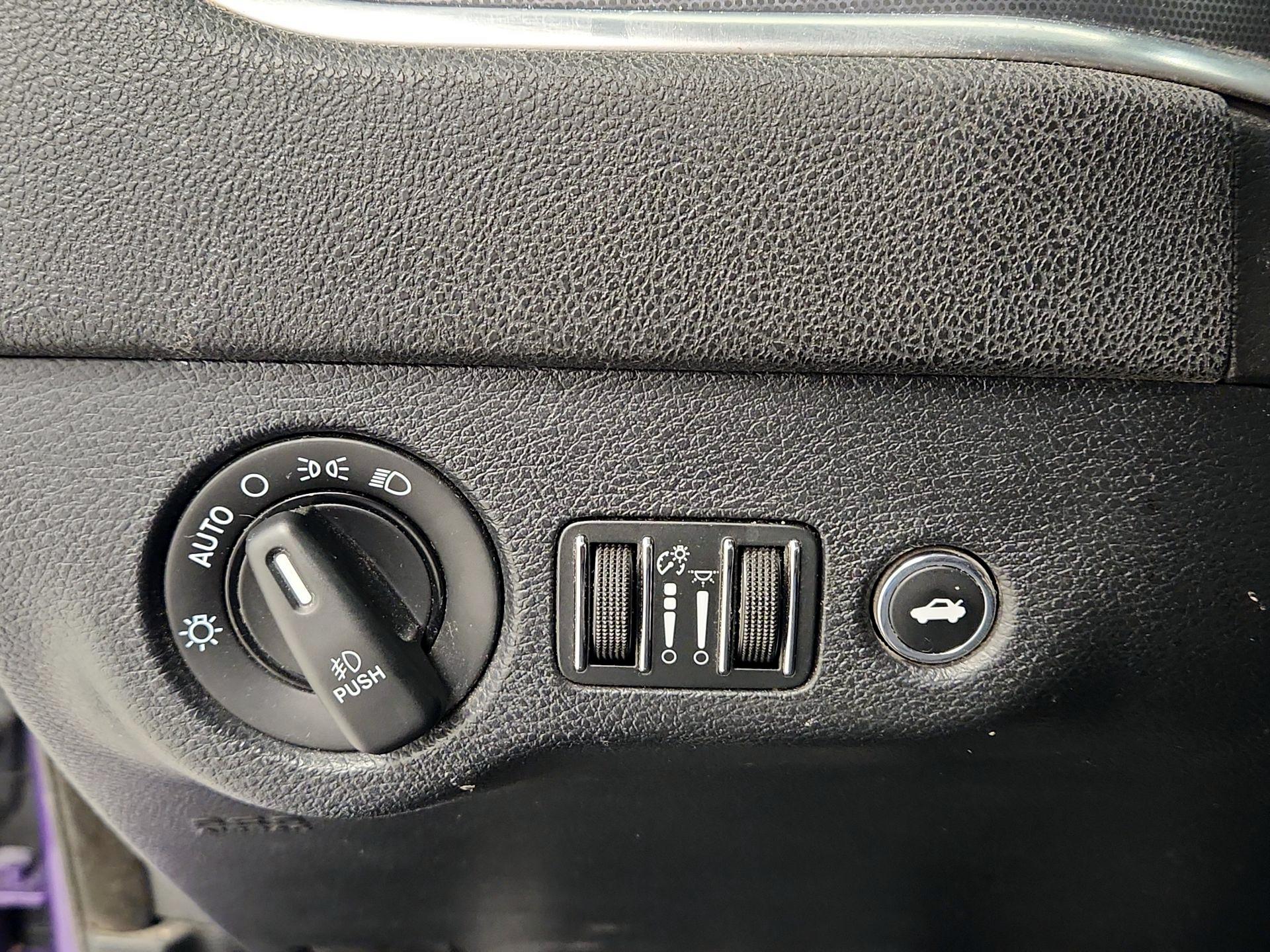 Thumbnail: 2016 Dodge Charger - 13