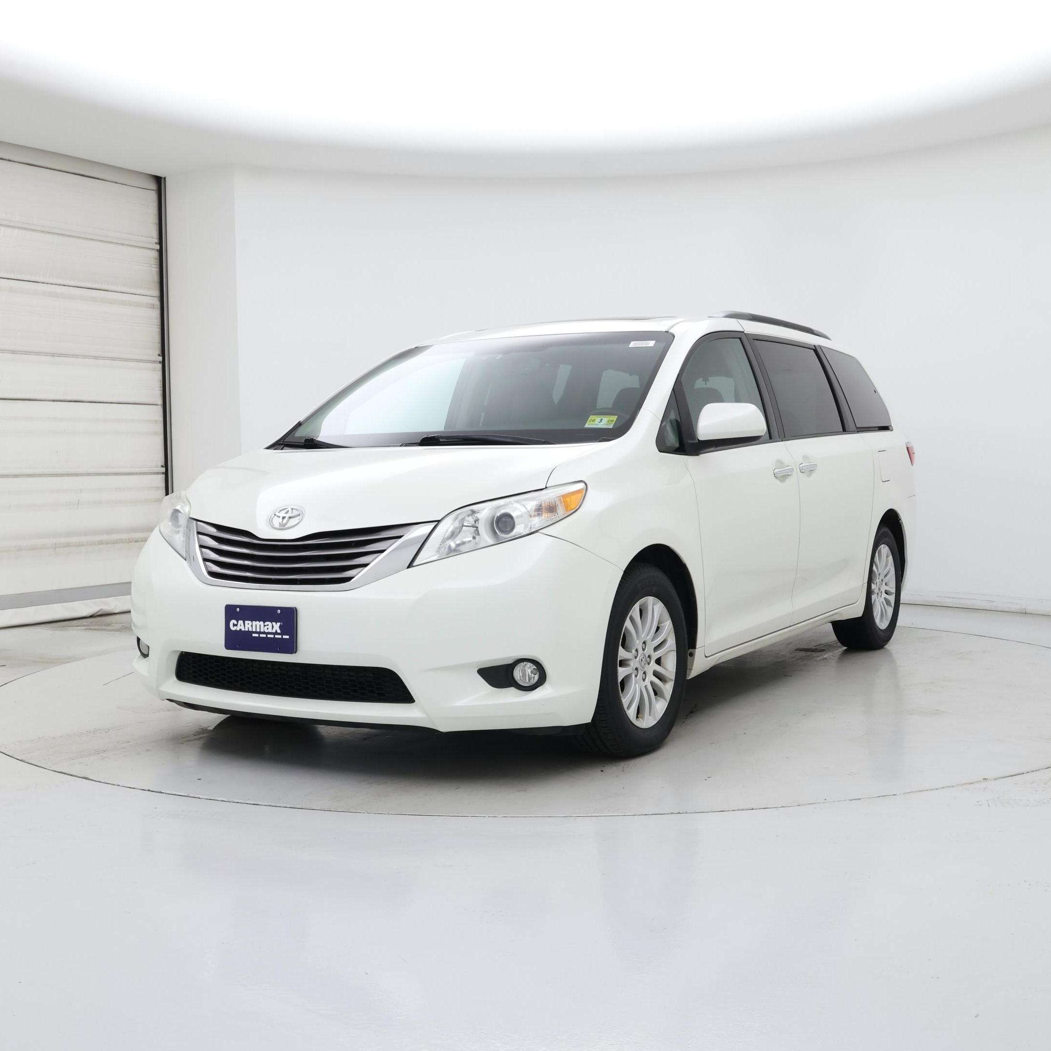 Thumbnail: 2017 Toyota Sienna - 4
