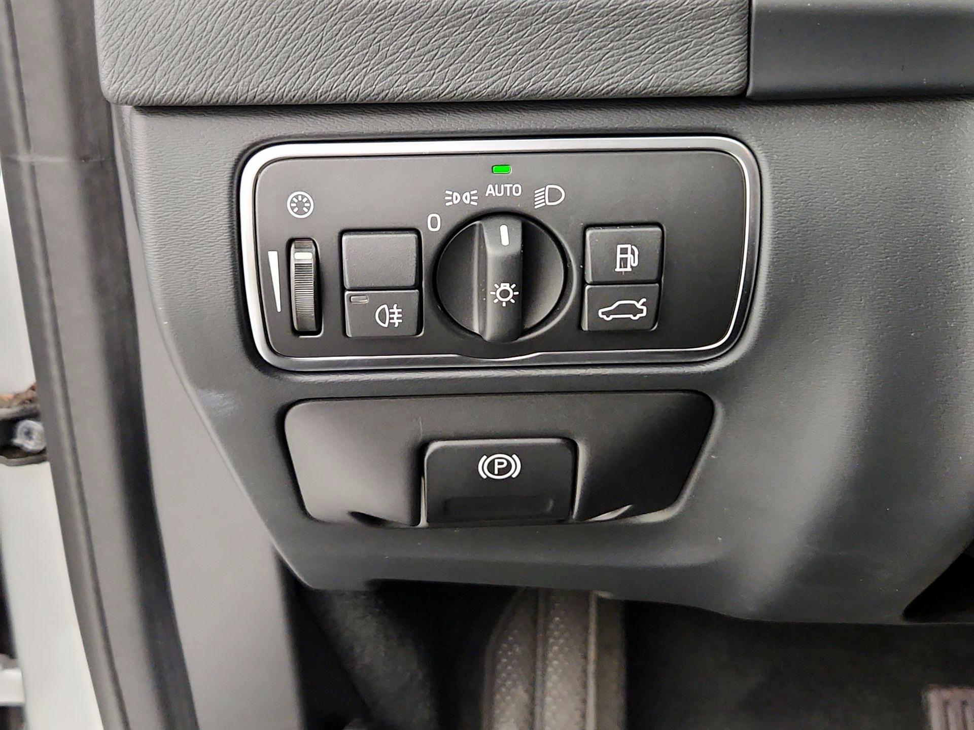 Thumbnail: 2016 Volvo S60 - 13