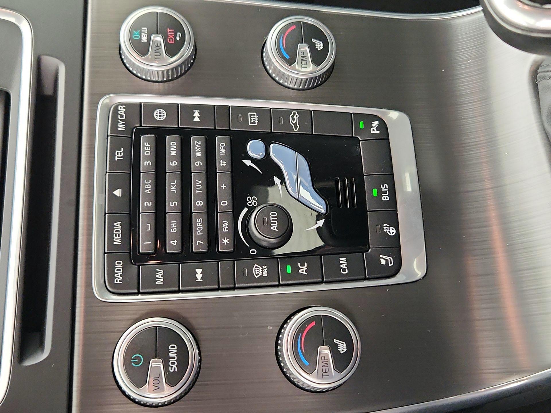 Thumbnail: 2016 Volvo S60 - 16