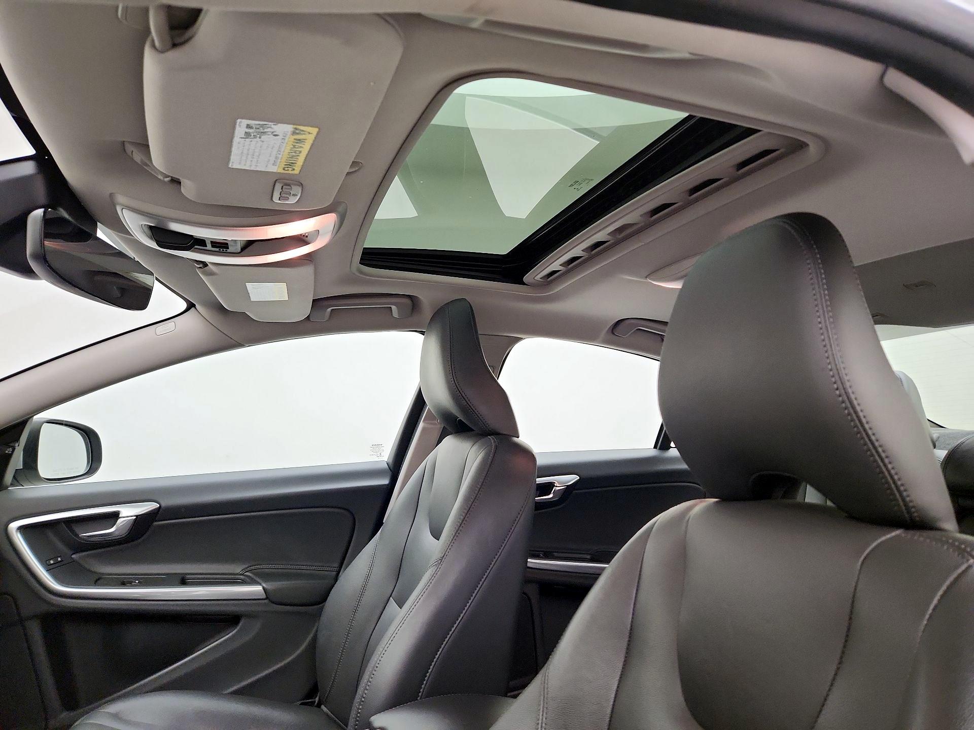 Thumbnail: 2016 Volvo S60 - 18
