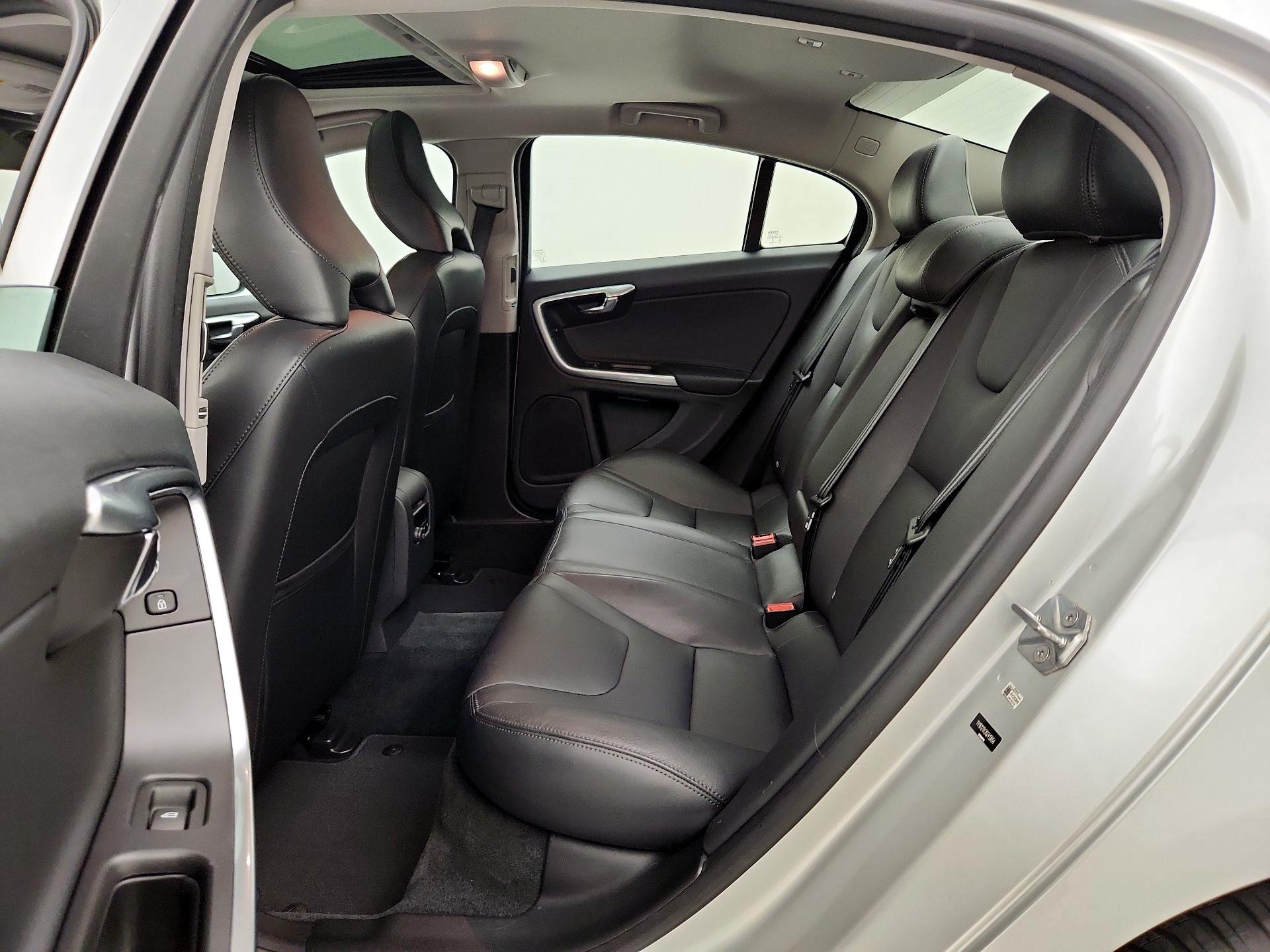 Thumbnail: 2016 Volvo S60 - 19