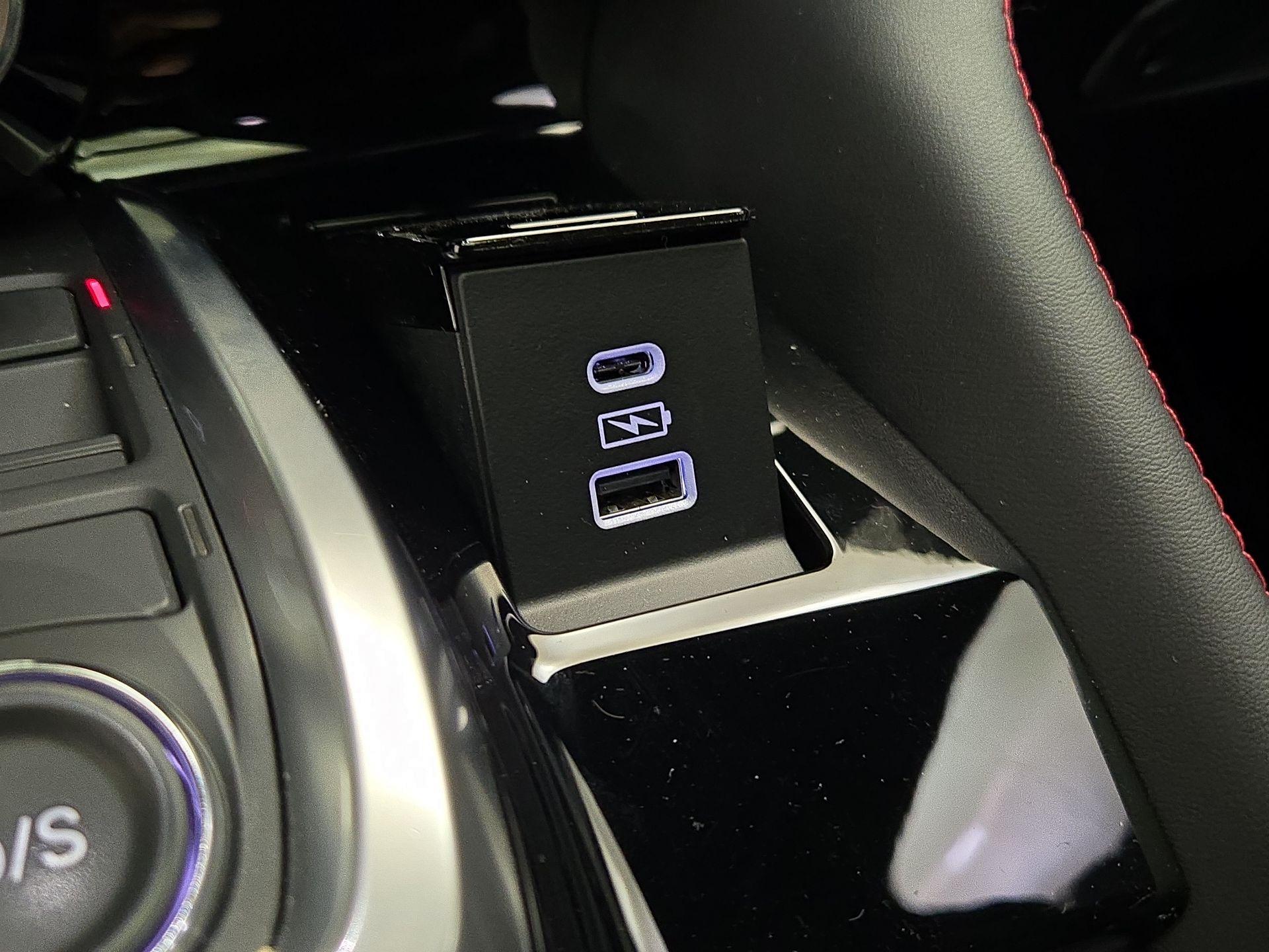 Thumbnail: 2023 Acura MDX - 19