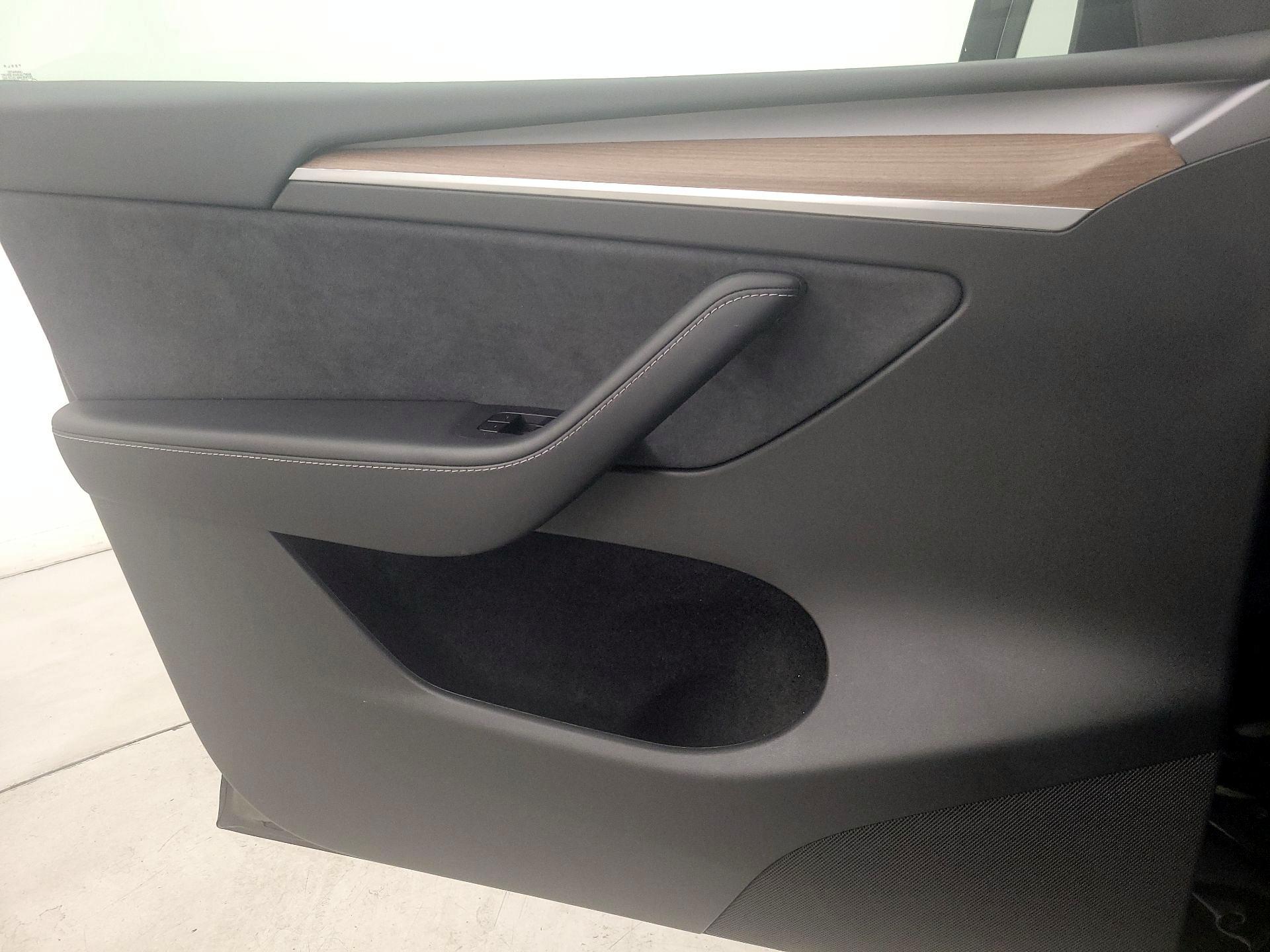 Thumbnail: 2025 Tesla Model Y - 12