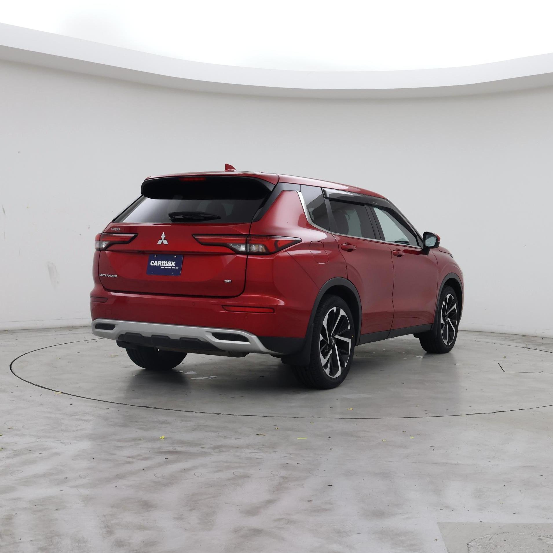 Thumbnail: 2023 Mitsubishi Outlander - 8