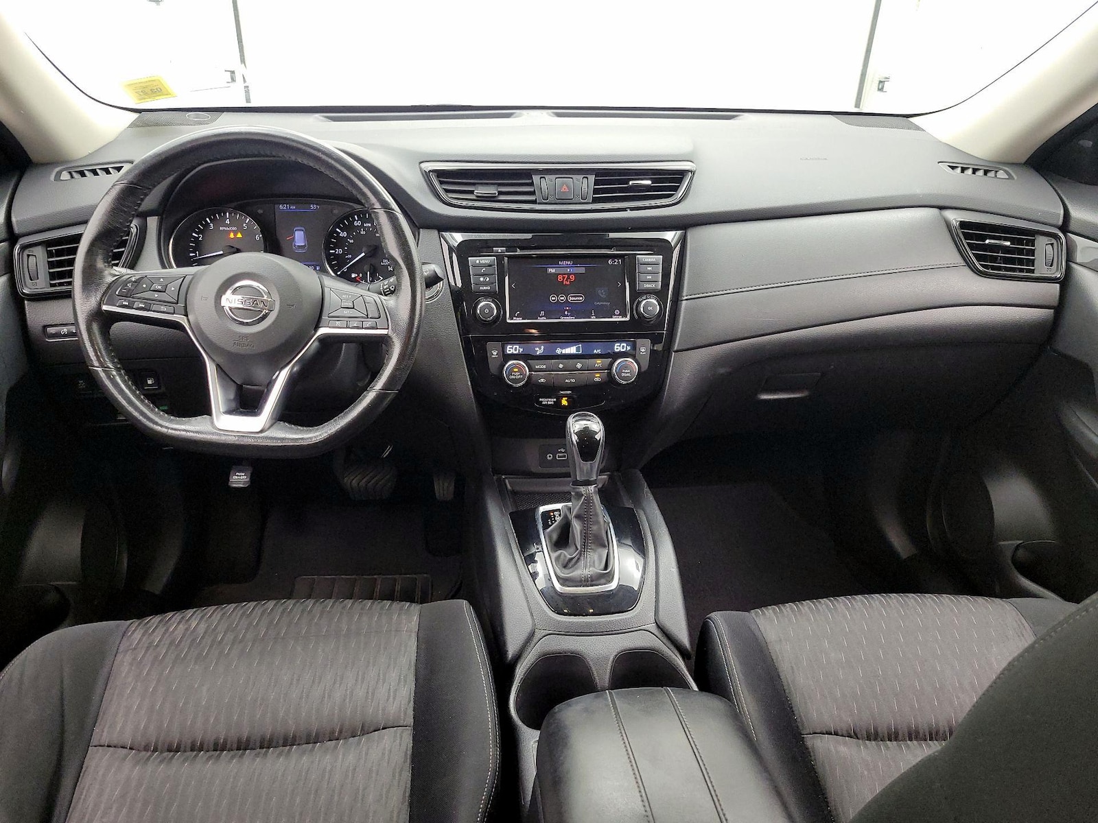 2019 Nissan Rogue SV - Photo 10