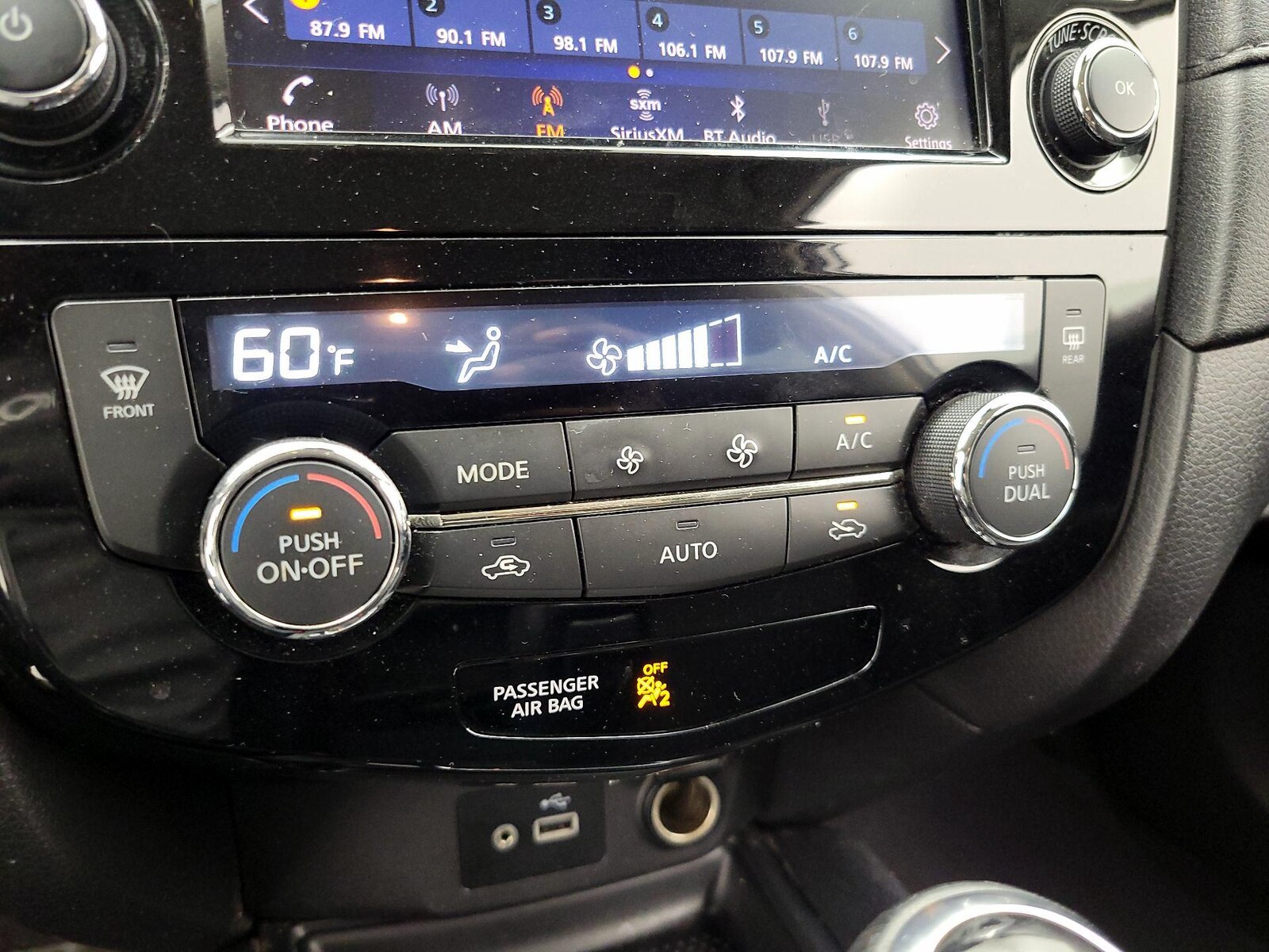 2019 Nissan Rogue SV - Photo 17