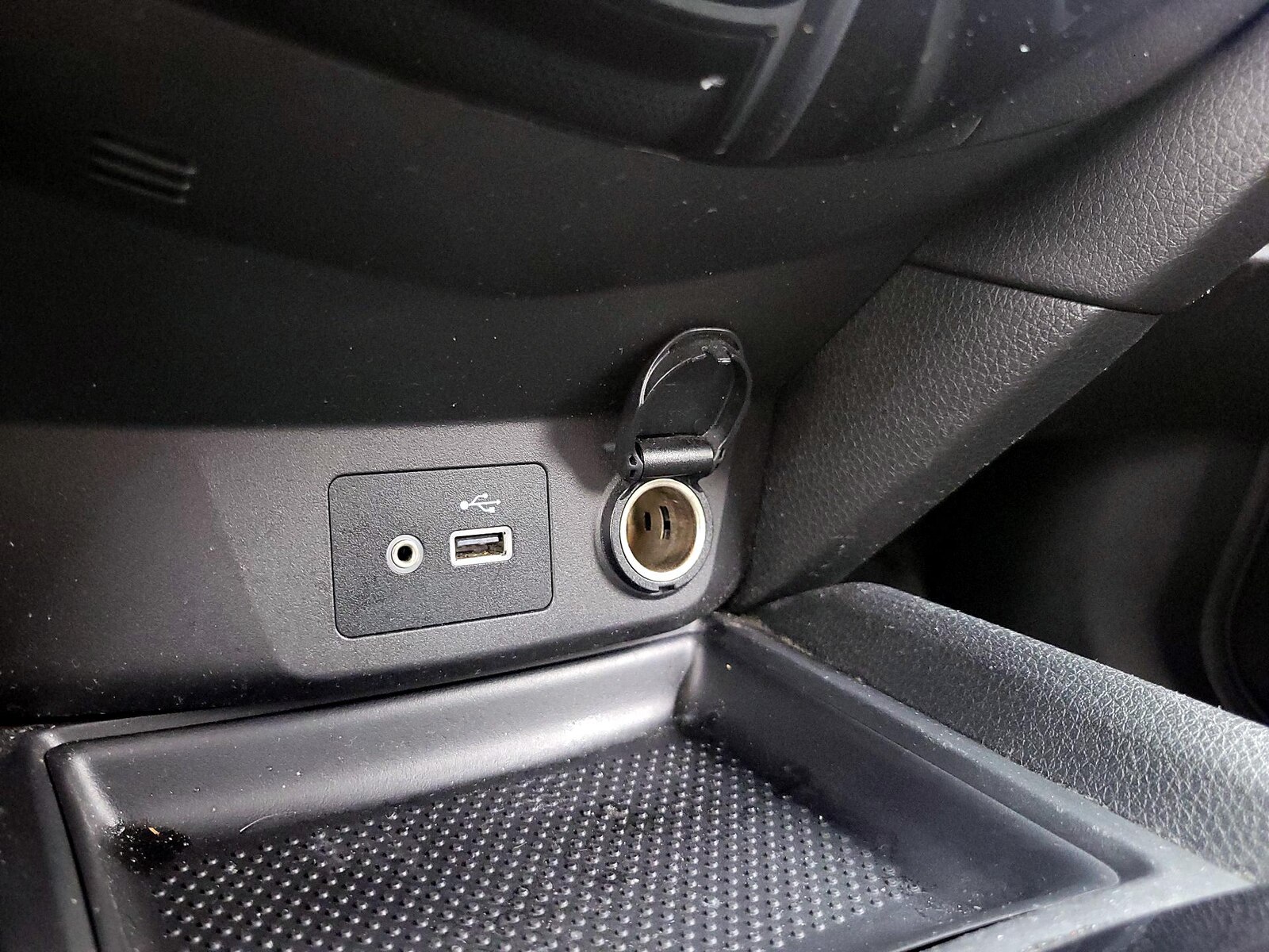 2019 Nissan Rogue SV - Photo 19