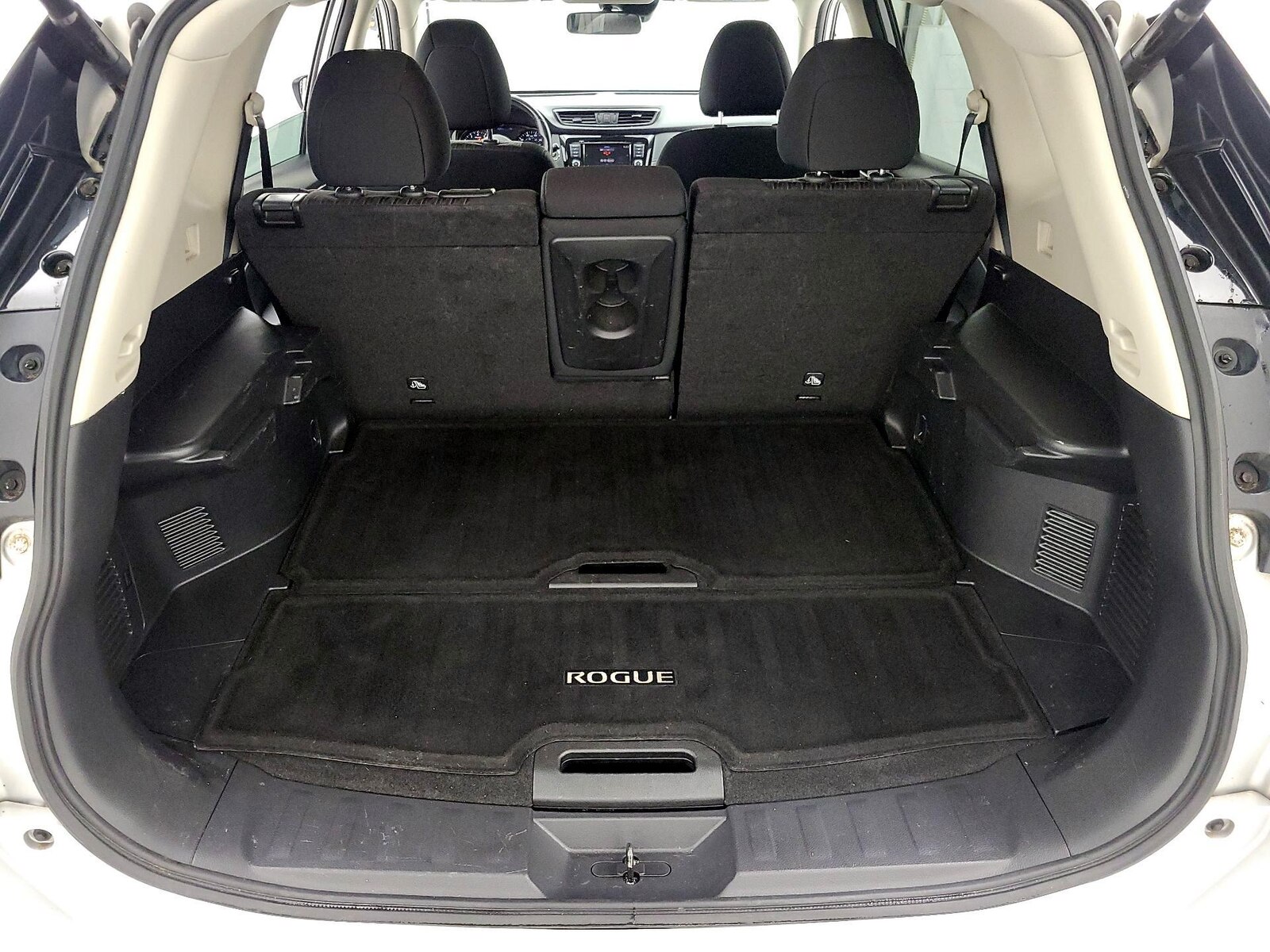 2019 Nissan Rogue SV - Photo 21