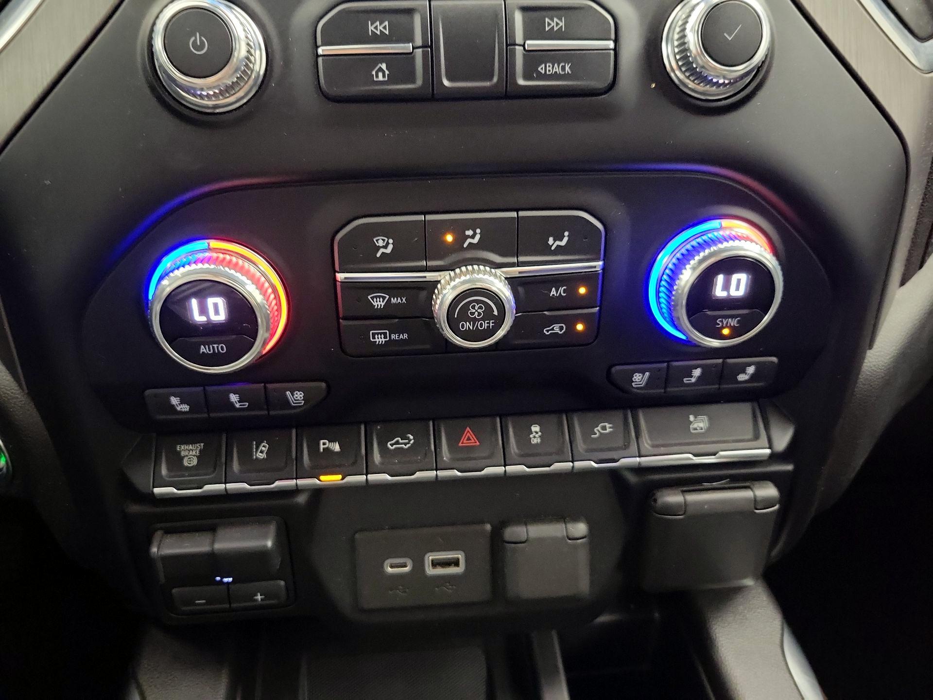 Thumbnail: 2021 GMC Sierra 3500 - 17