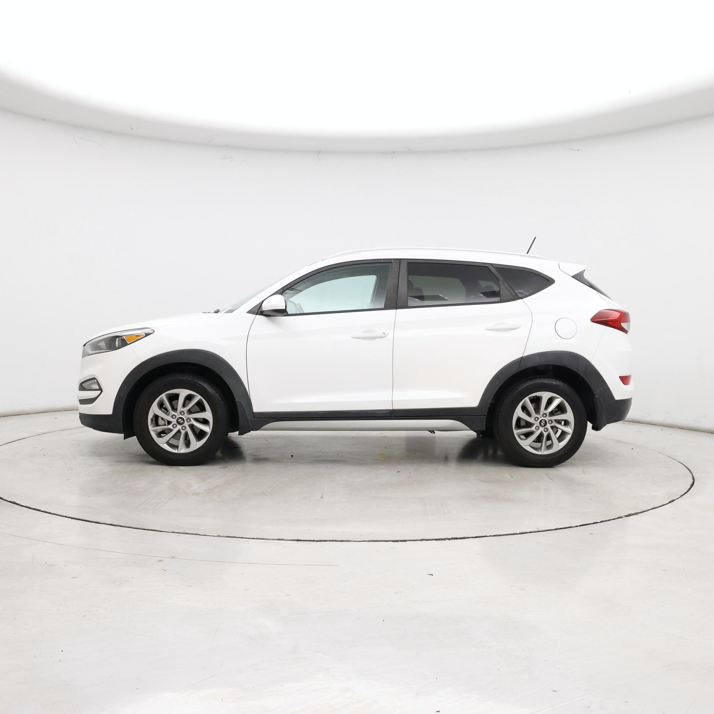 Thumbnail: 2017 Hyundai Tucson - 3