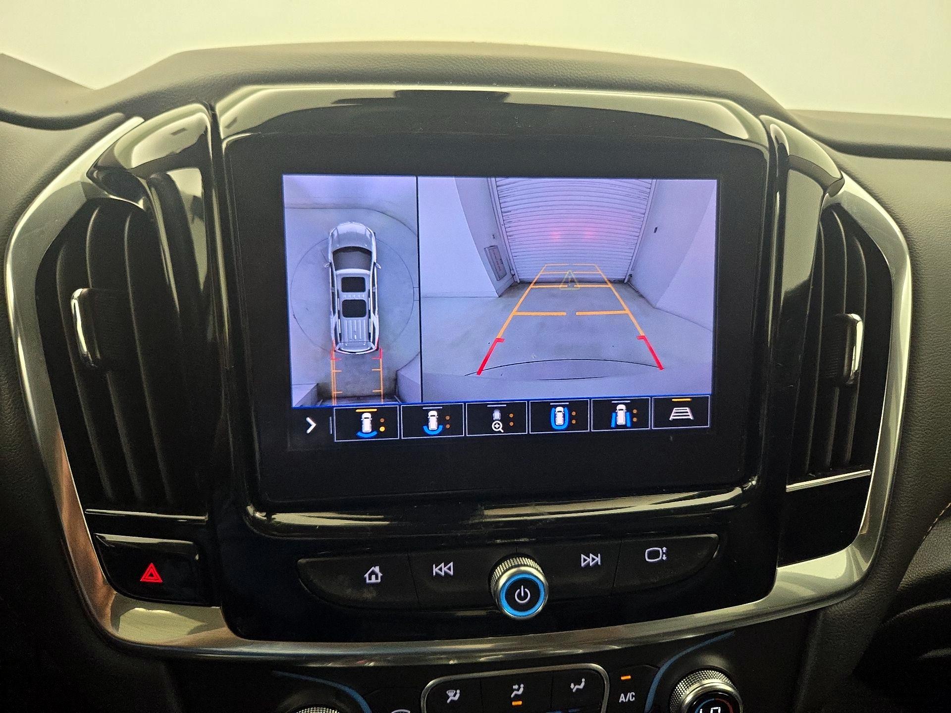Thumbnail: 2021 Chevrolet Traverse - 15