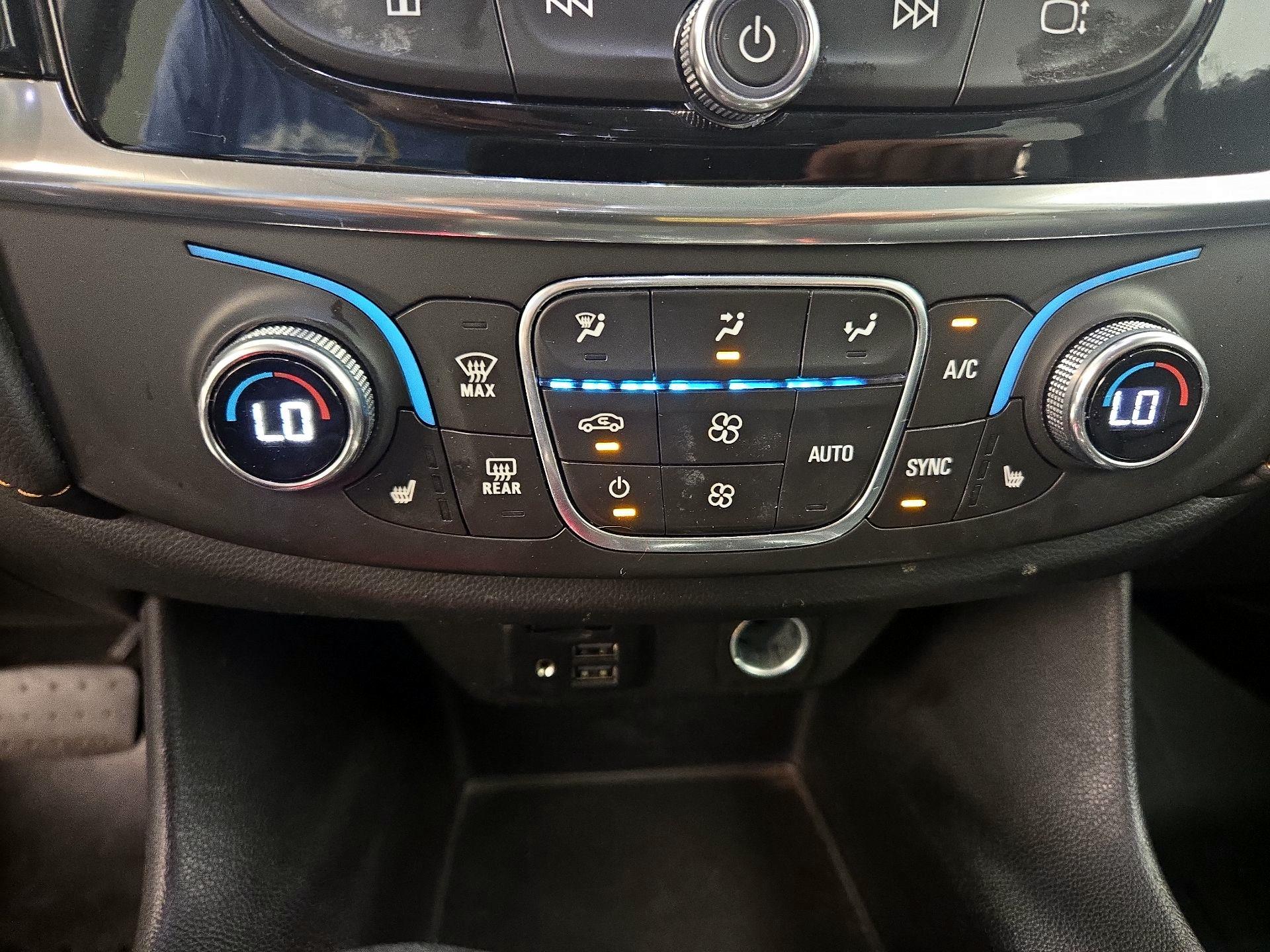 Thumbnail: 2021 Chevrolet Traverse - 17