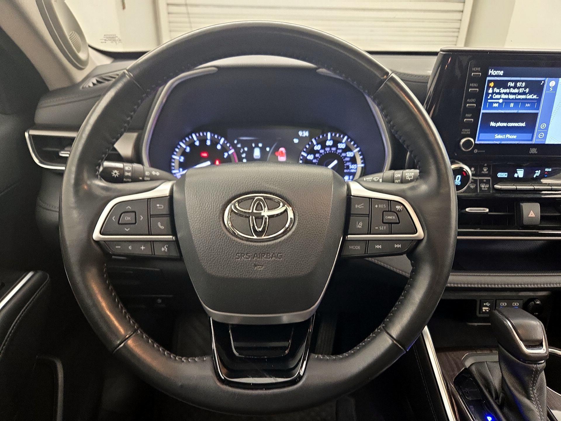 Thumbnail: 2022 Toyota Highlander - 10