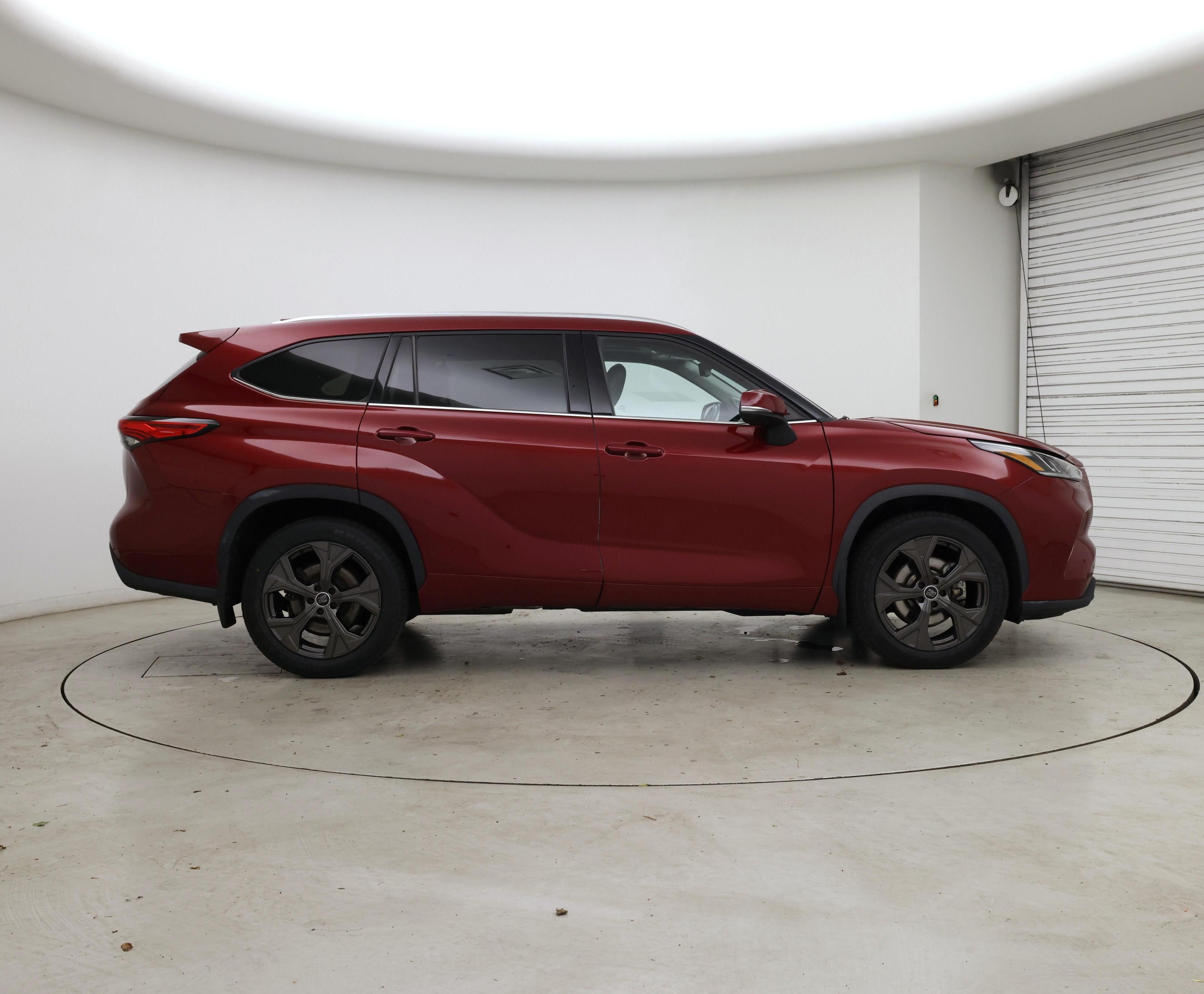 Thumbnail: 2022 Toyota Highlander - 7