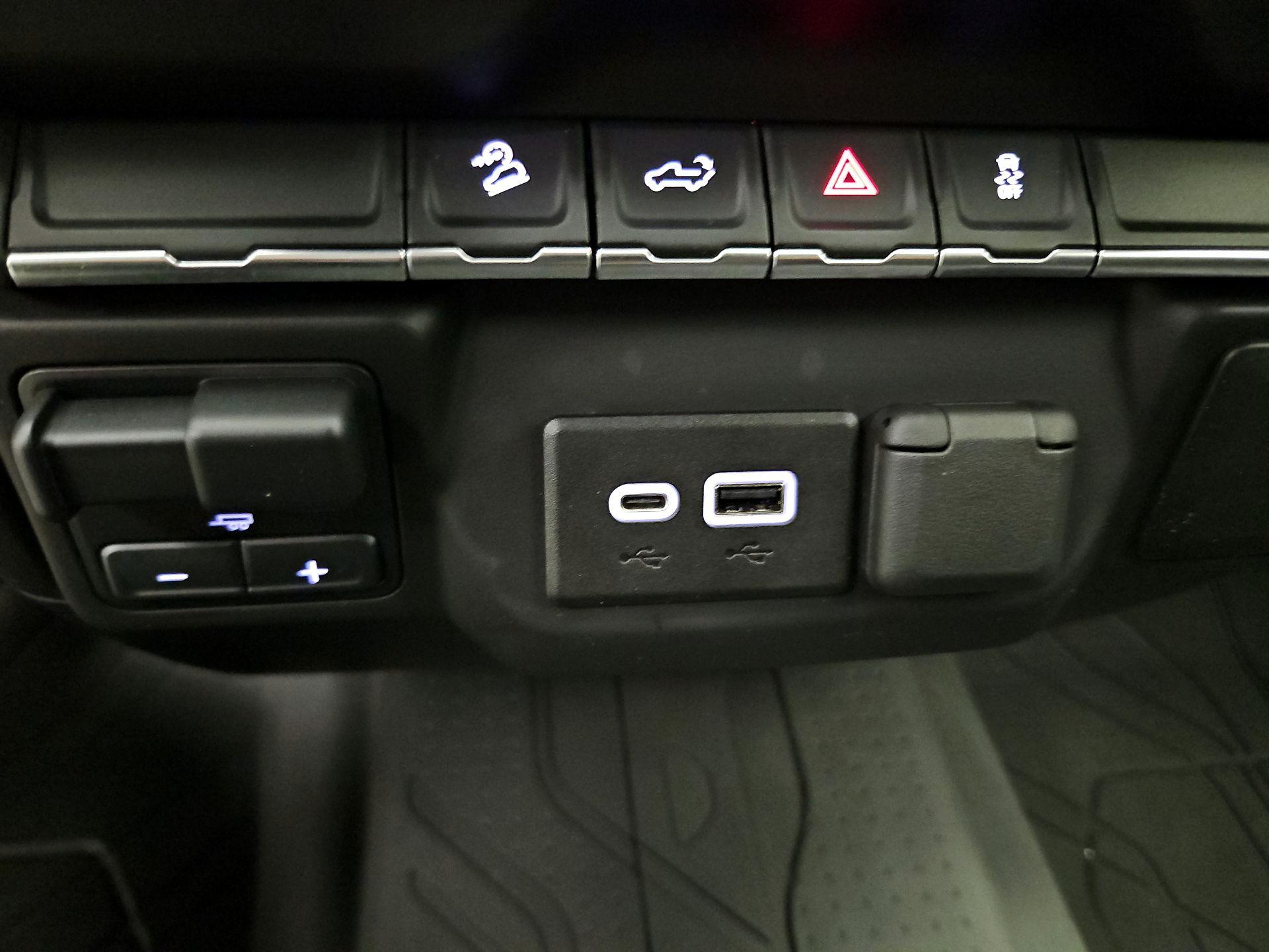 Thumbnail: 2021 Chevrolet Silverado 1500 - 18