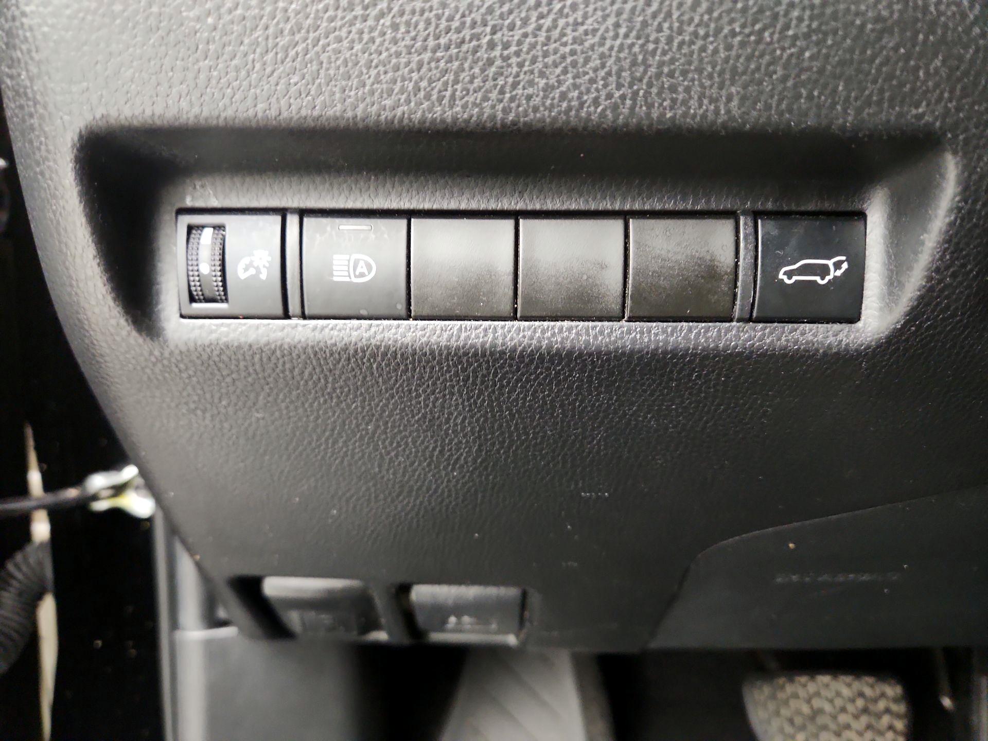 Thumbnail: 2022 Toyota RAV4 - 13