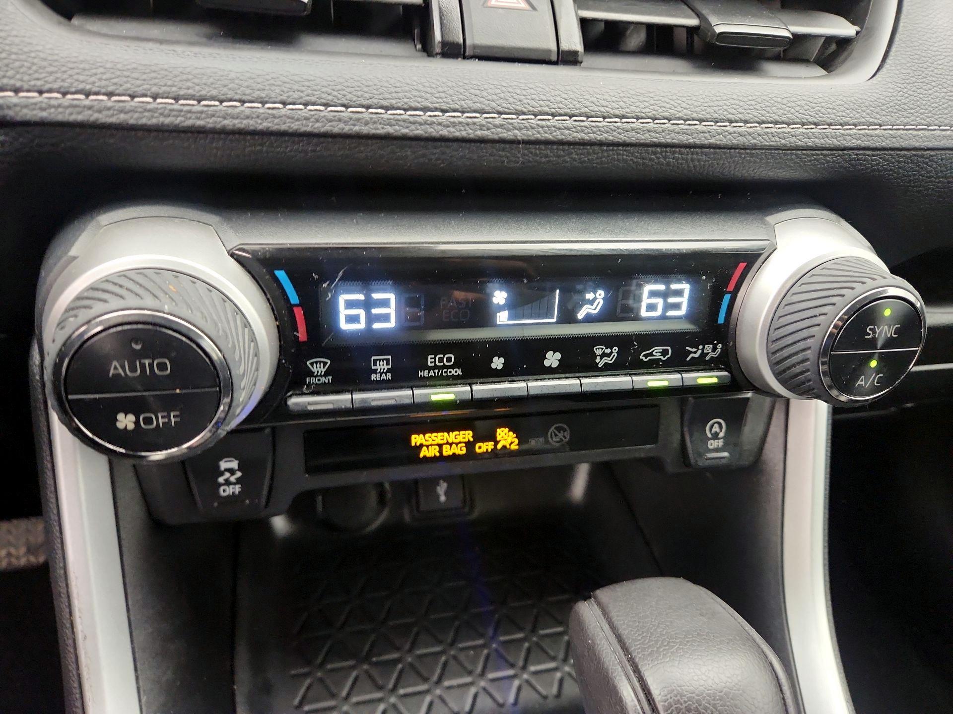 Thumbnail: 2022 Toyota RAV4 - 16