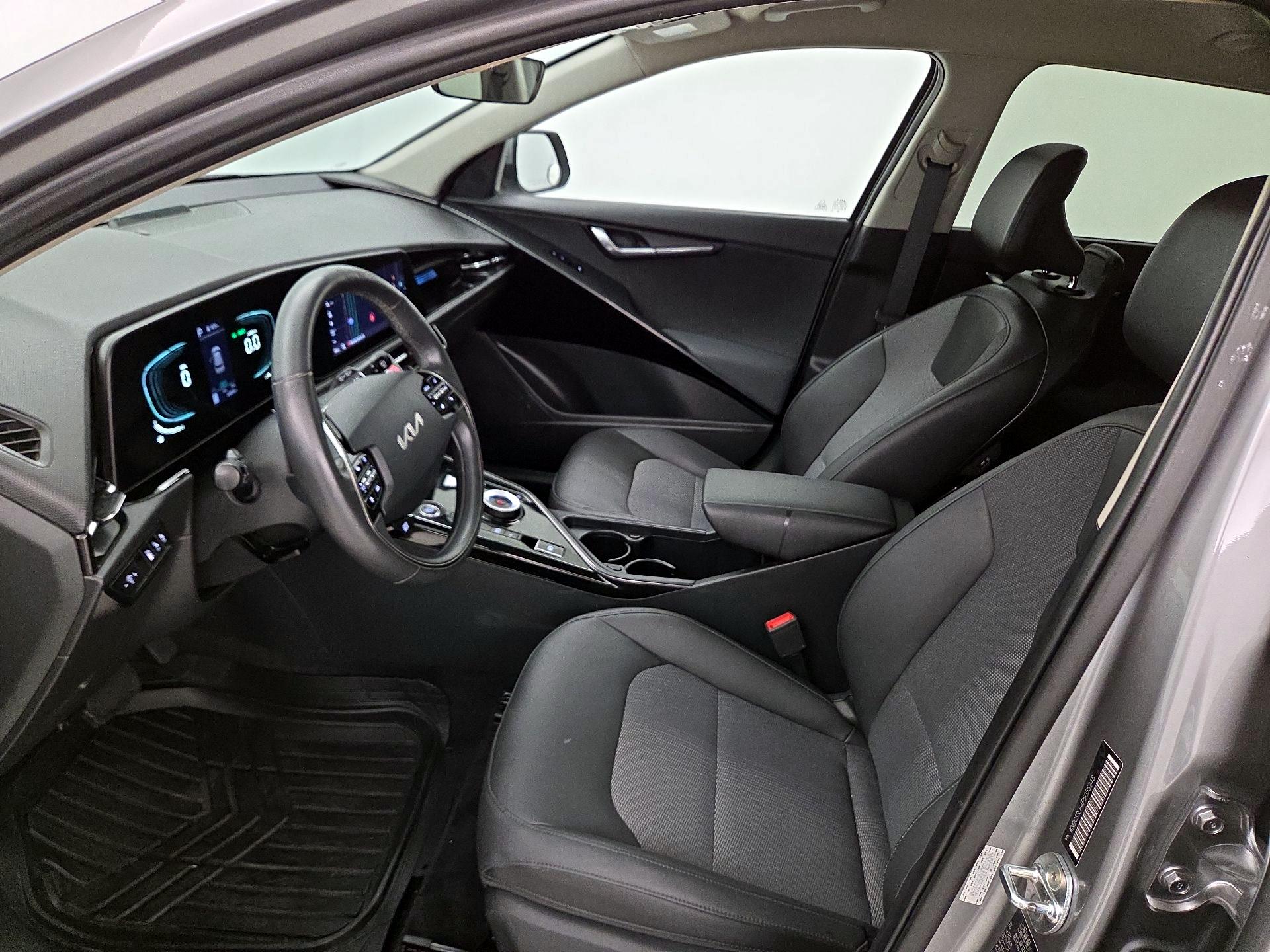 Thumbnail: 2023 Kia Niro - 11