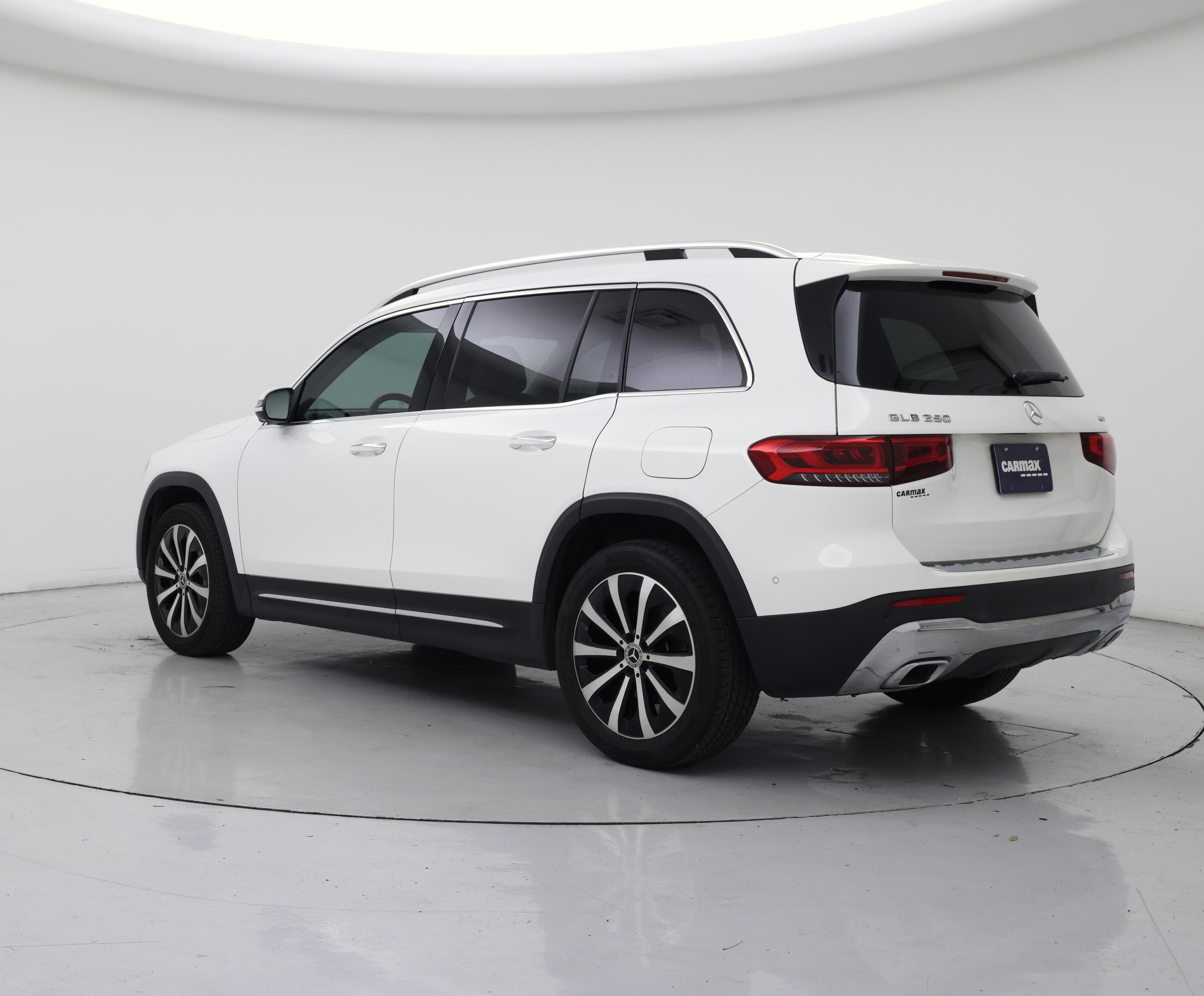 Thumbnail: 2022 Mercedes-Benz GLB - 2