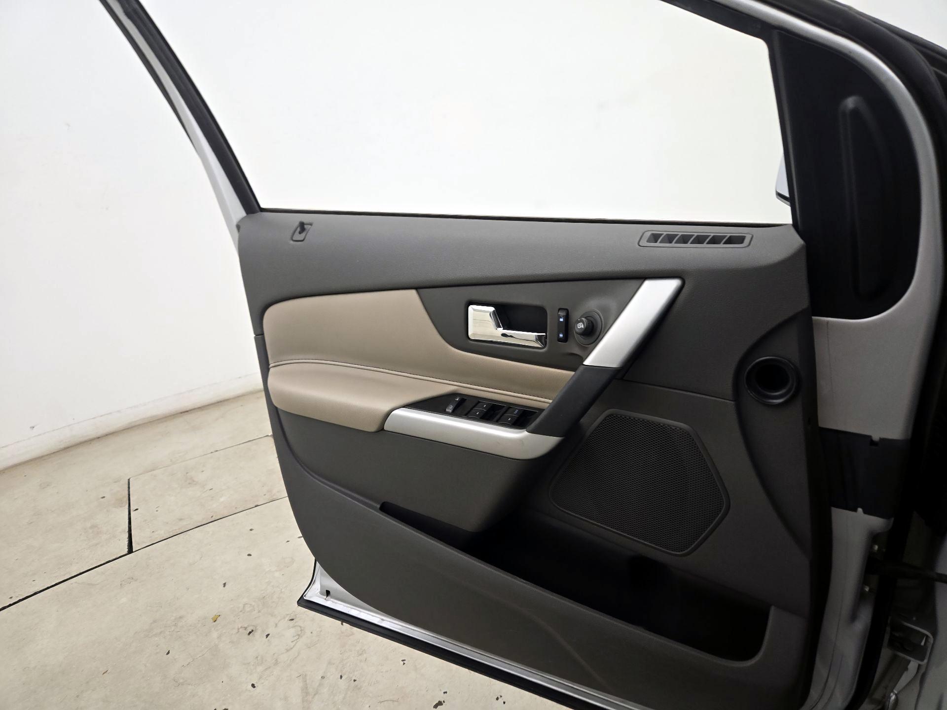 Thumbnail: 2014 Ford Edge - 12