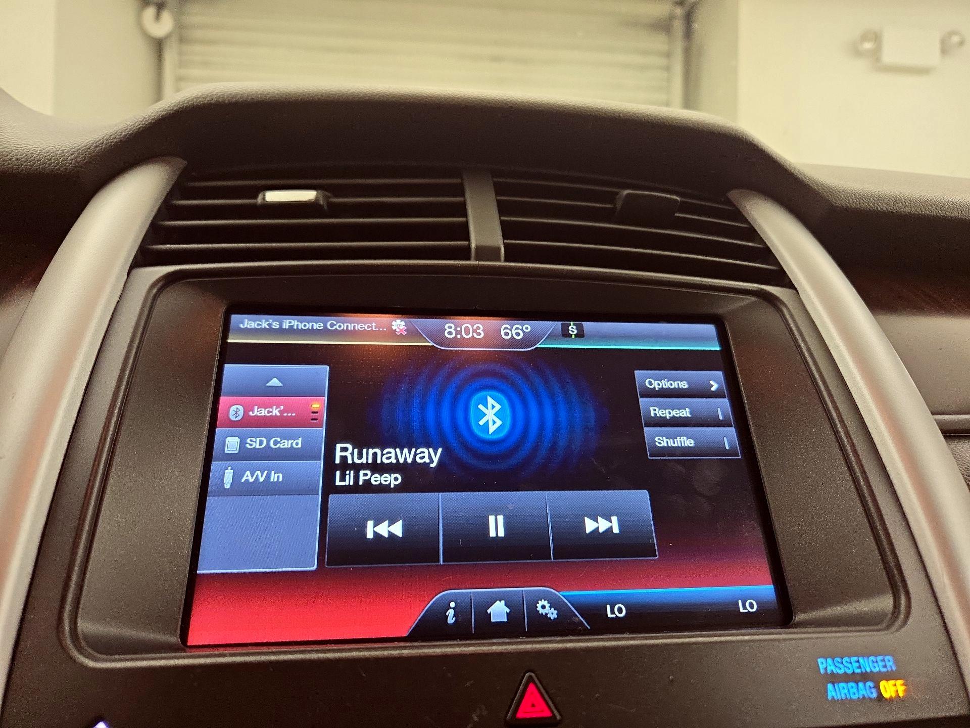 Thumbnail: 2014 Ford Edge - 16