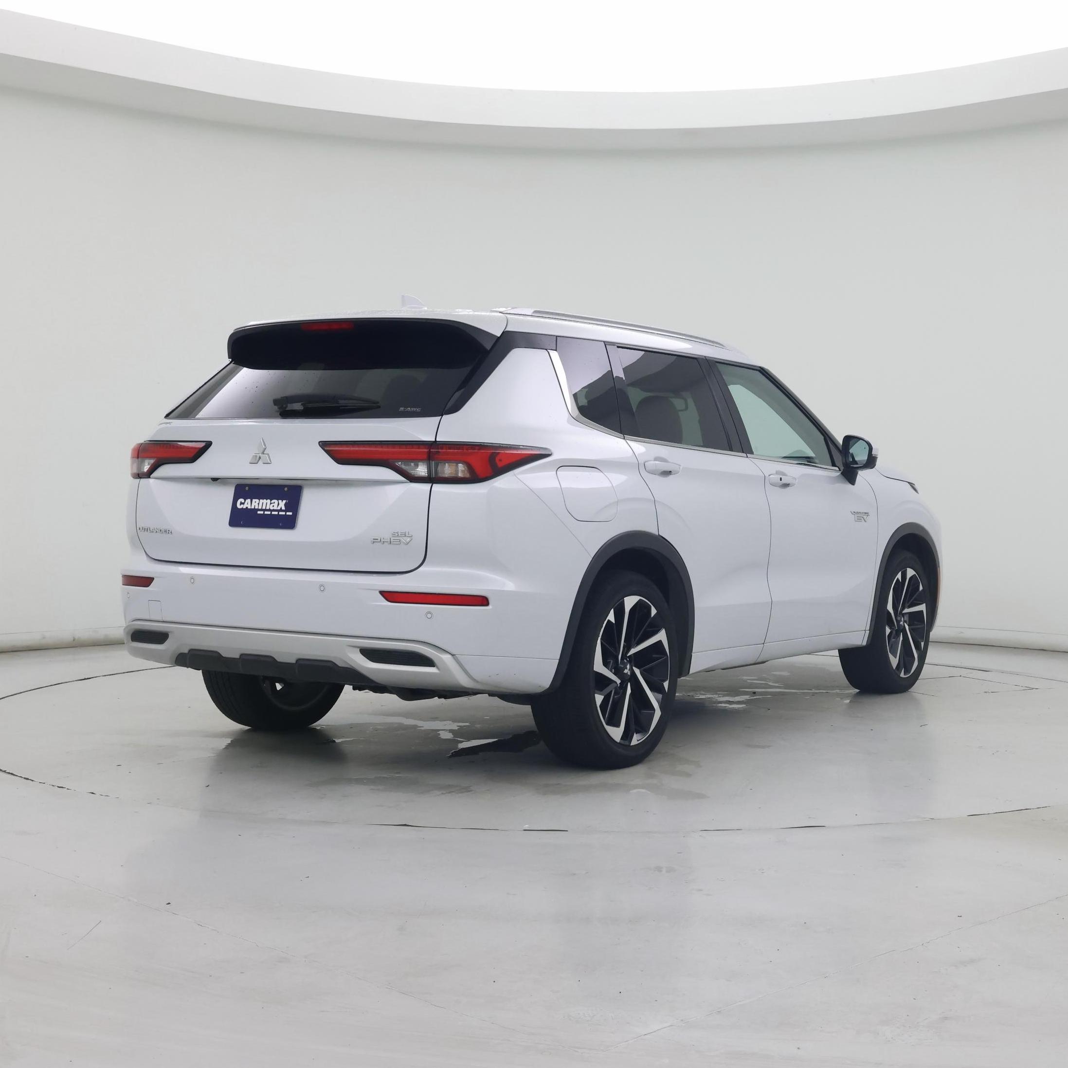Thumbnail: 2024 Mitsubishi Outlander - 8