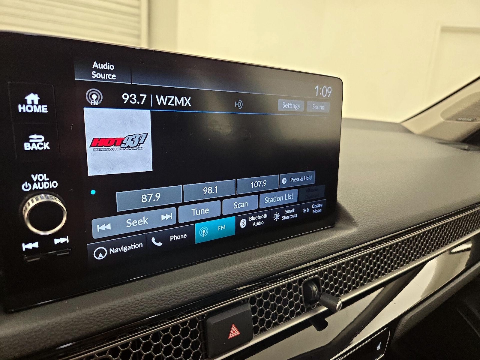 2024 Honda Civic Touring - Photo 17