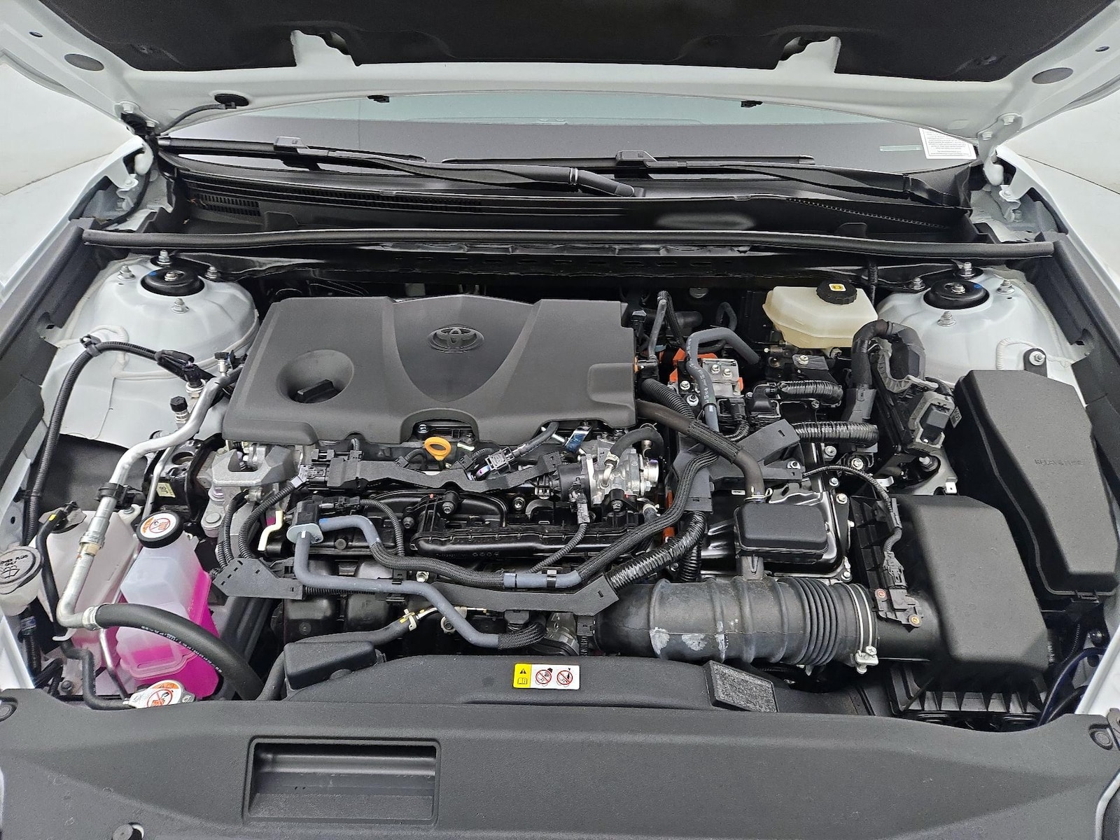 2025 Toyota Camry SE - Photo 20