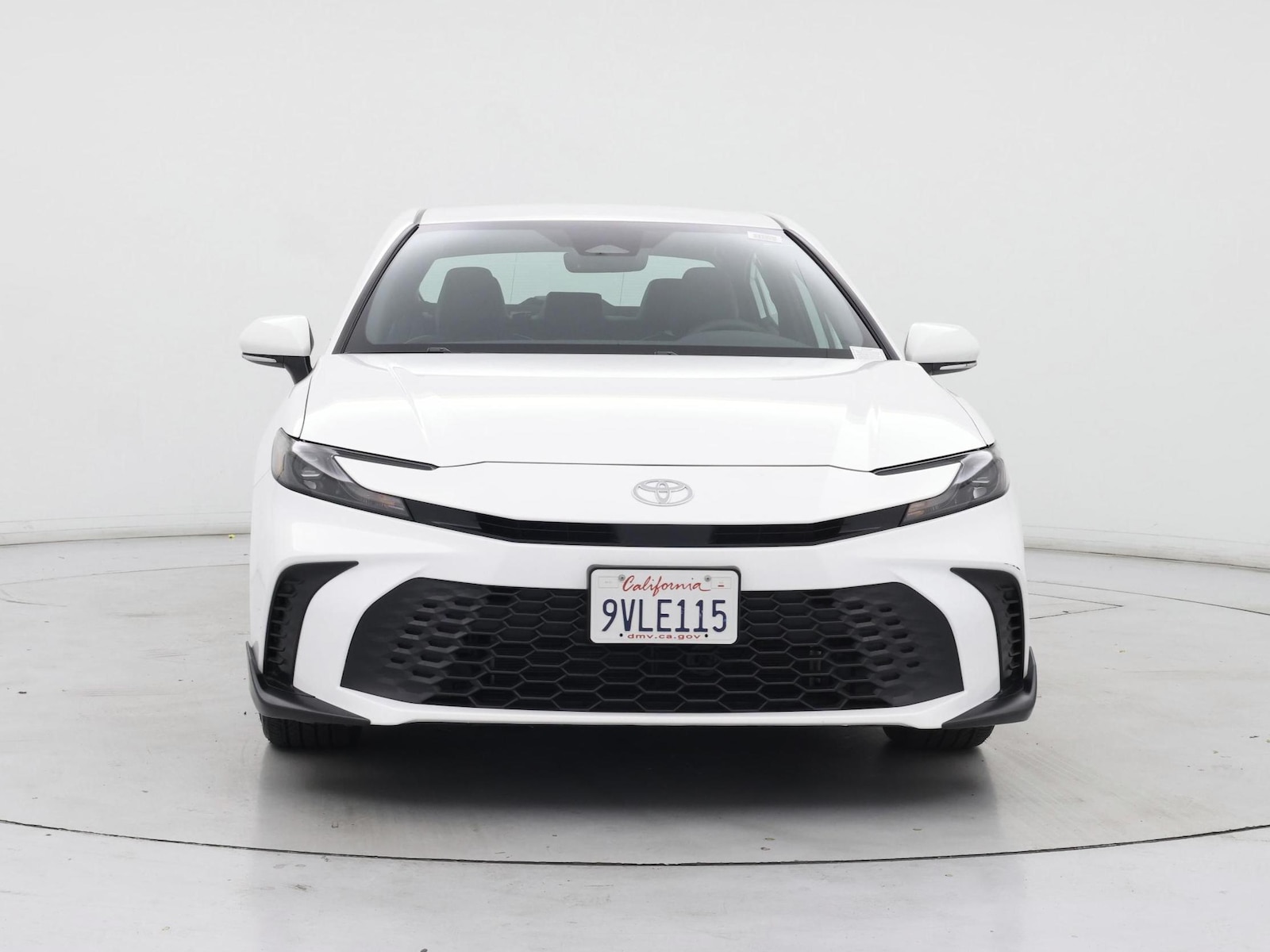 2025 Toyota Camry SE - Photo 6