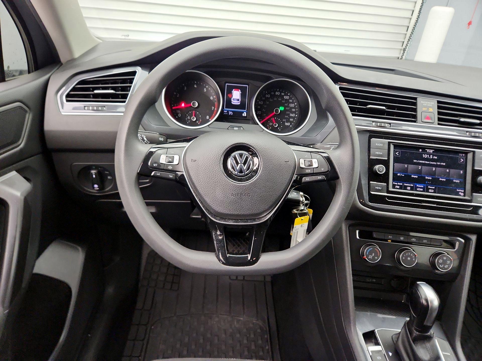 Thumbnail: 2021 Volkswagen Tiguan - 10