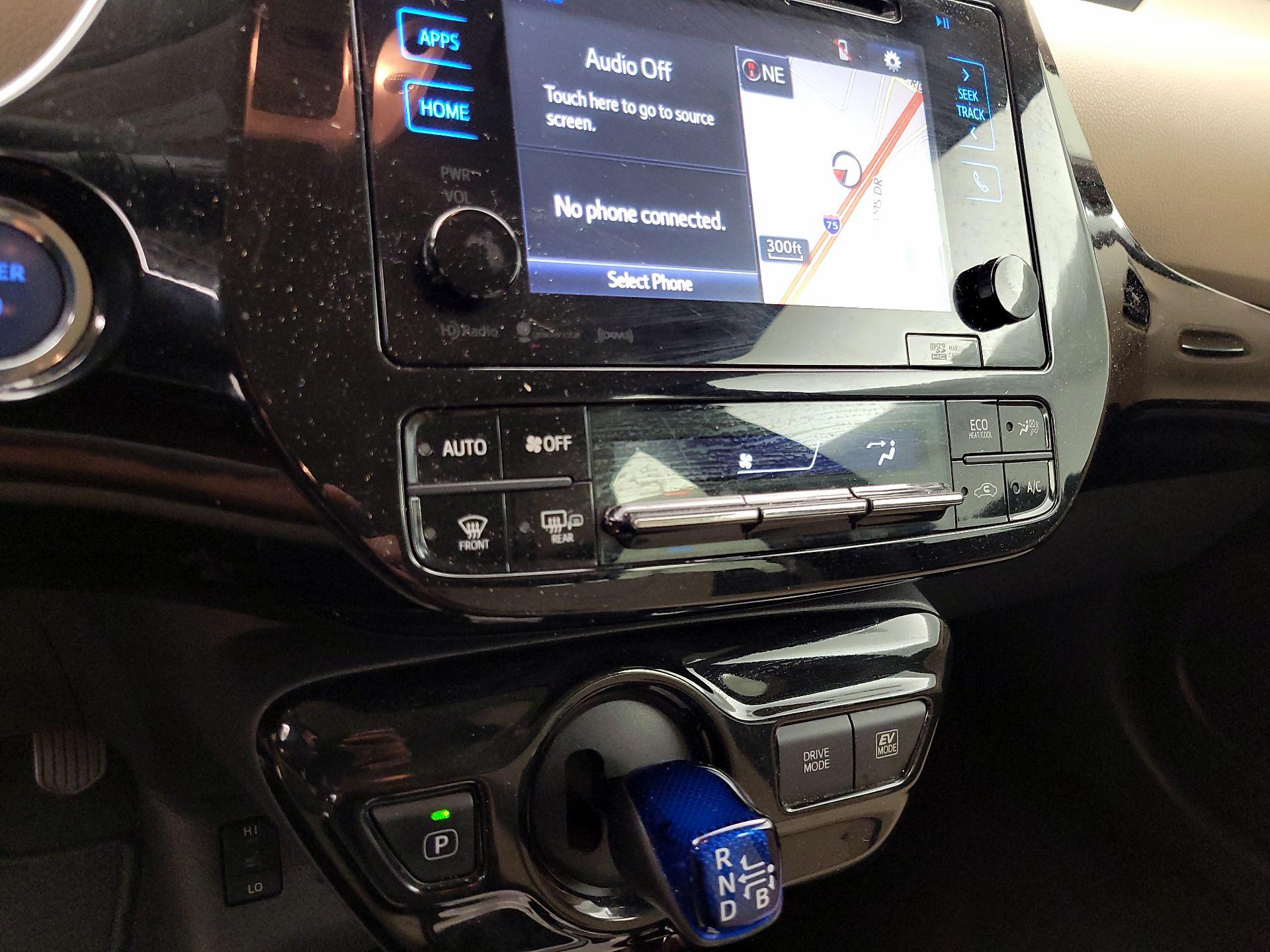 Thumbnail: 2016 Toyota Prius - 17
