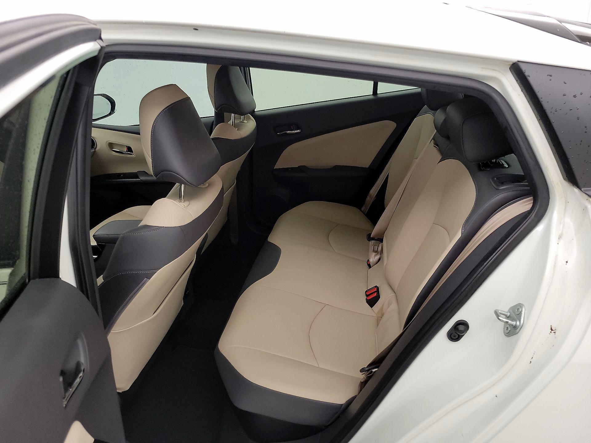 Thumbnail: 2016 Toyota Prius - 20